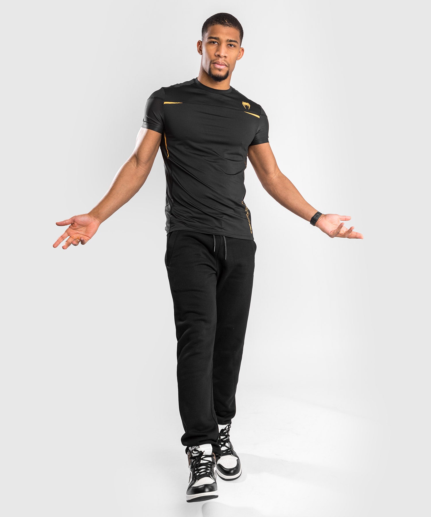 venum-tempest-2-0-dry-tech-t-shirt-schwarz-gold image 2