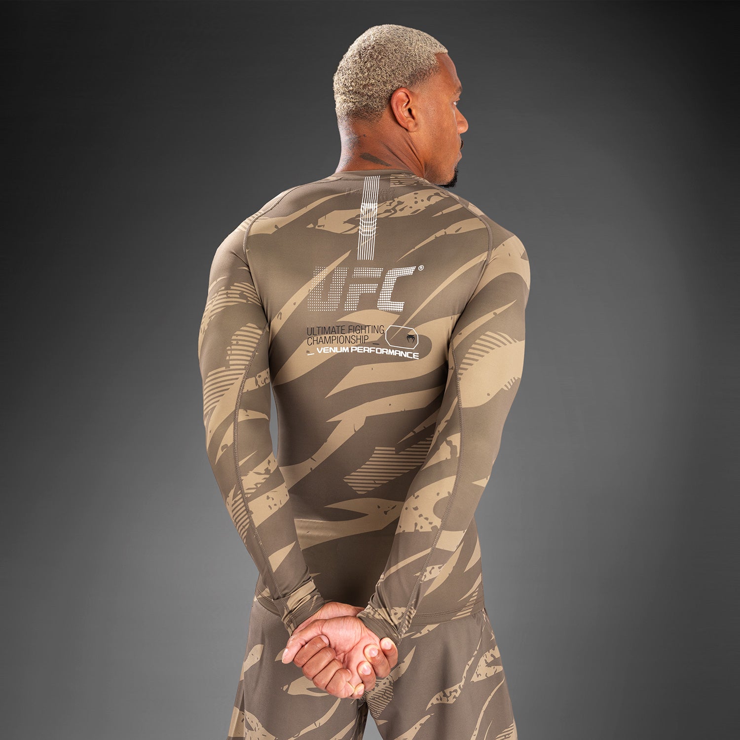 ufc-adrenaline-by-venum-fight-week-performance-rashguard-langarm-desert-camo image 3