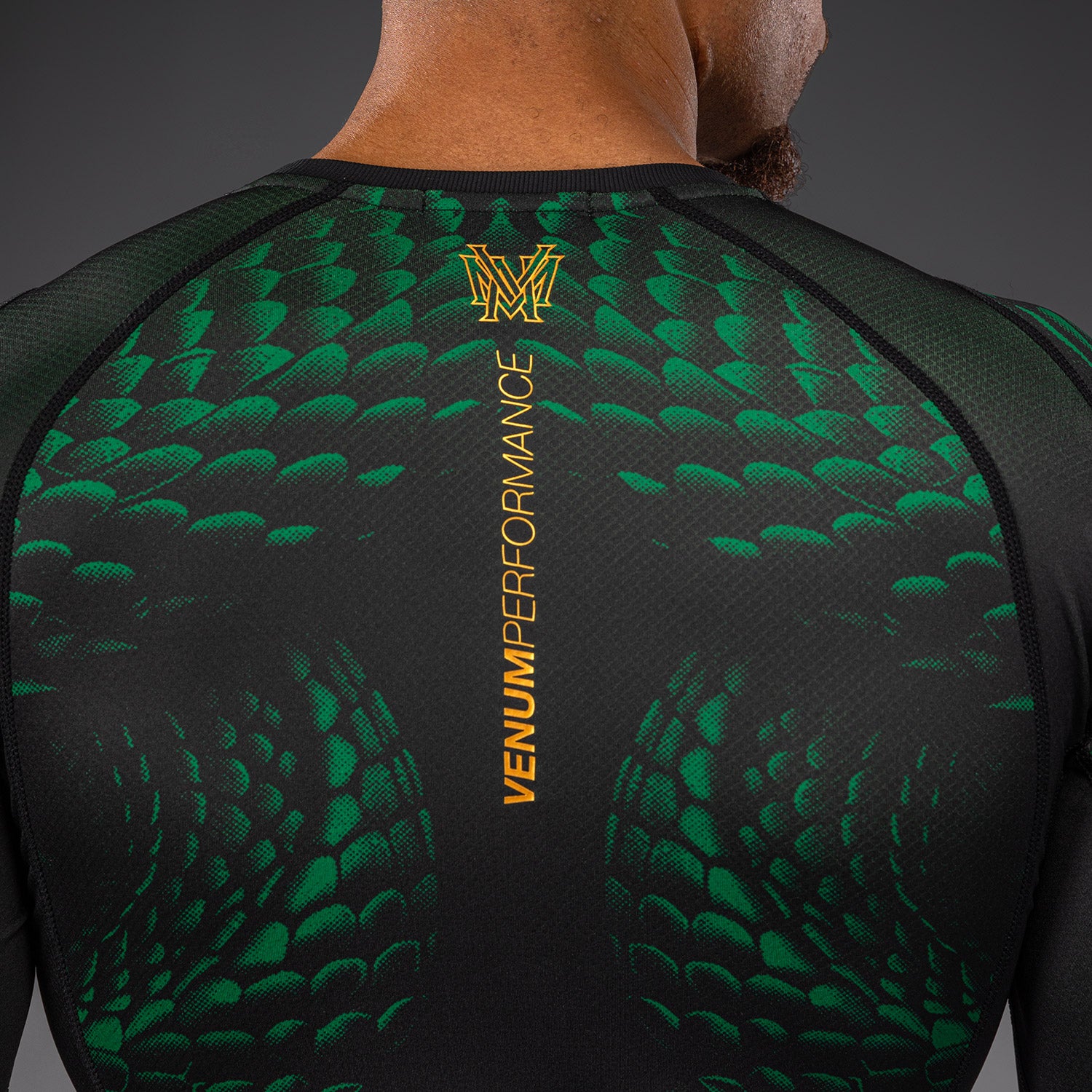 venum-matupa-langarm-rashguard-schwarz-gr-n-gold image 4