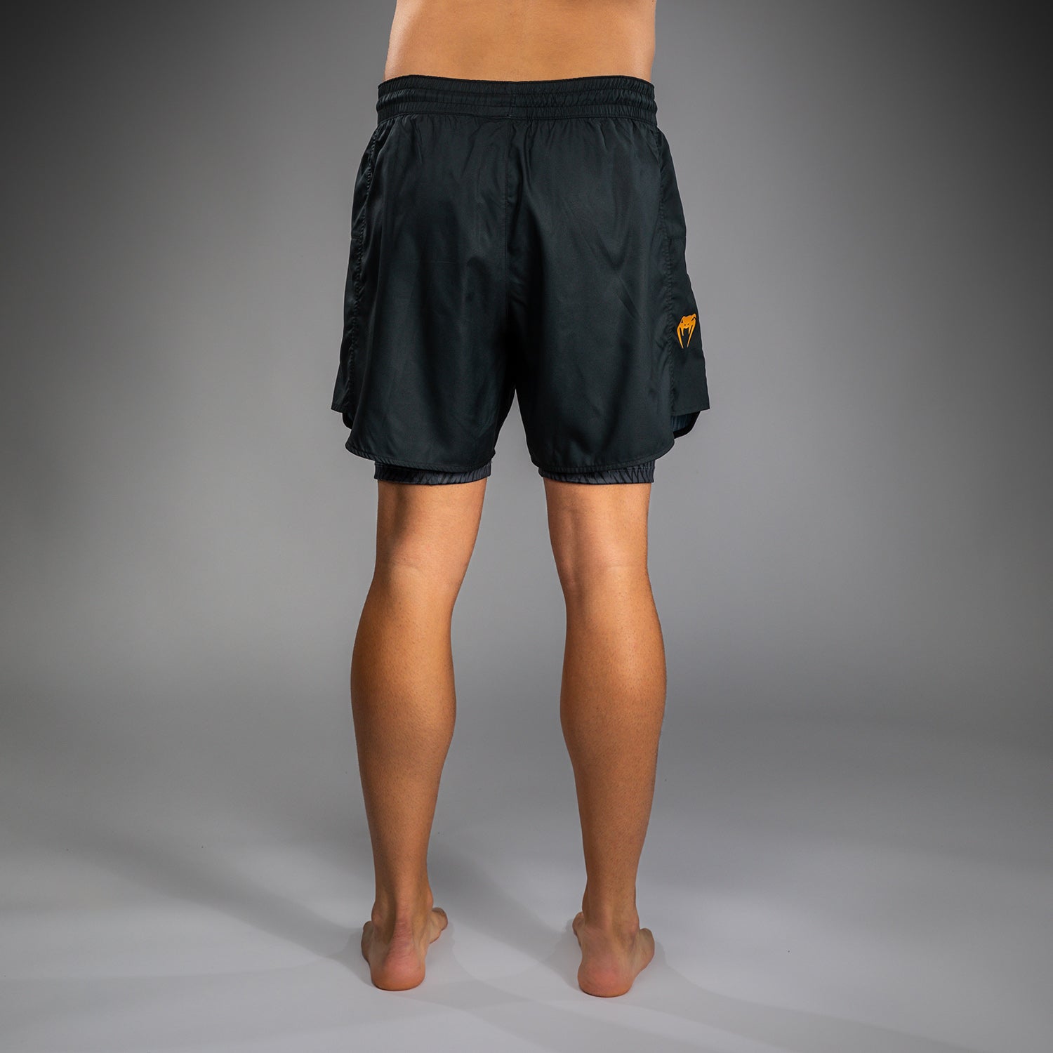 venum-x-chimaev-trainingsshorts-herren-schwarz-grau image 2