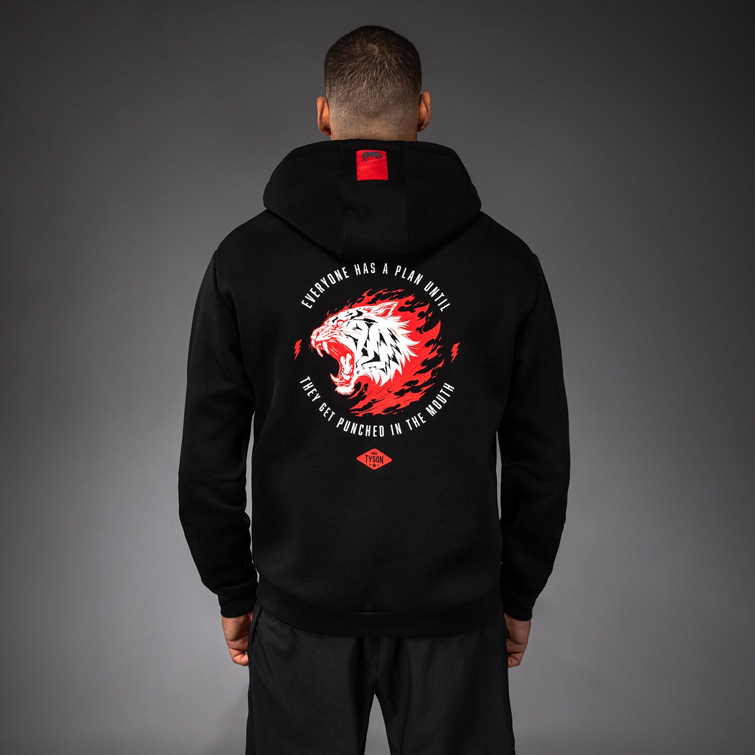 venum-x-mike-tyson-tiger-hoodie-tiefschwarz-intensivrot image 4