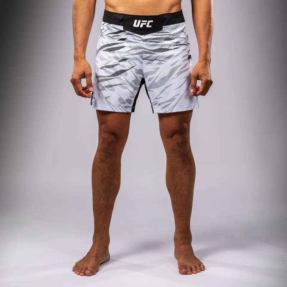 ufc-fusion-by-venum-authentic-fight-night-fight-short-herren-wei-short-fit image 1