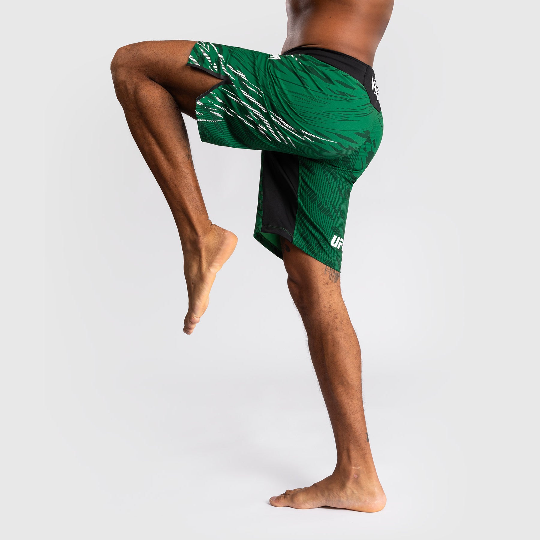 venum-ufc-fusion-authentic-fight-night-fight-short-herren-long-fit-gr-n image 7
