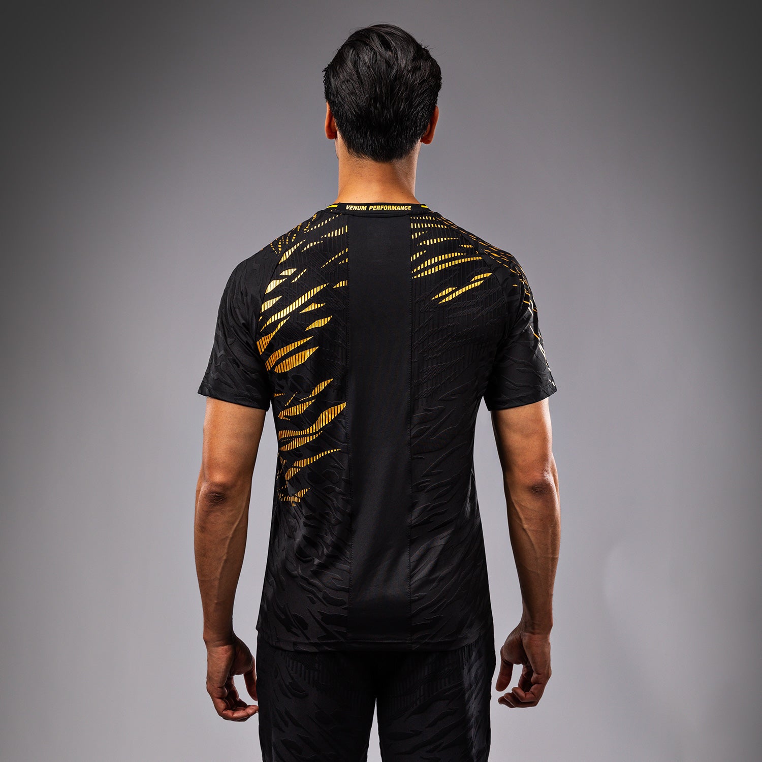 ufc-fusion-by-venum-authentic-fight-night-walkout-jersey-herren-champion-schwarz image 2