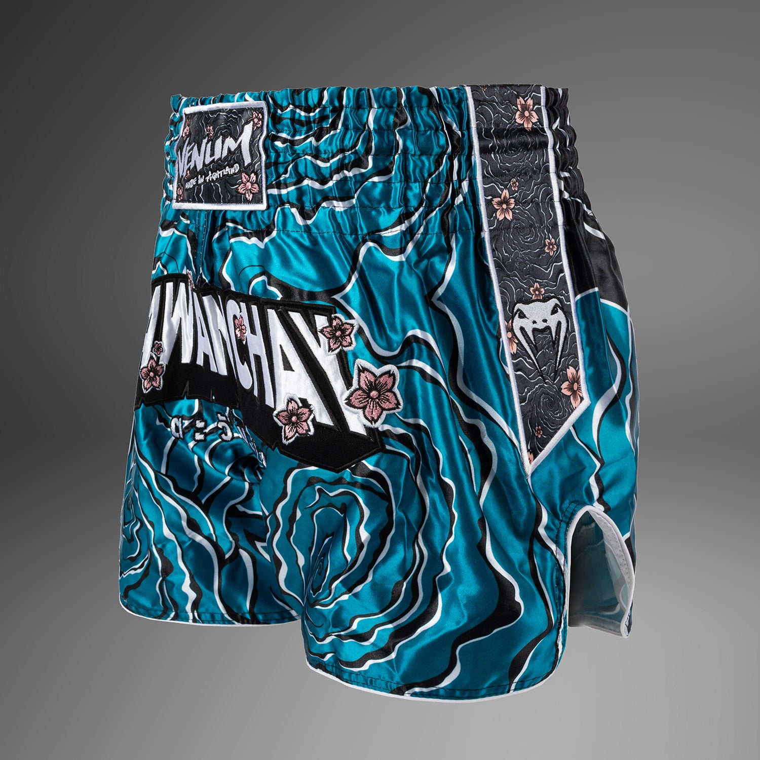 venum-x-tawanchay-muay-thai-shorts-blau-wei image 2