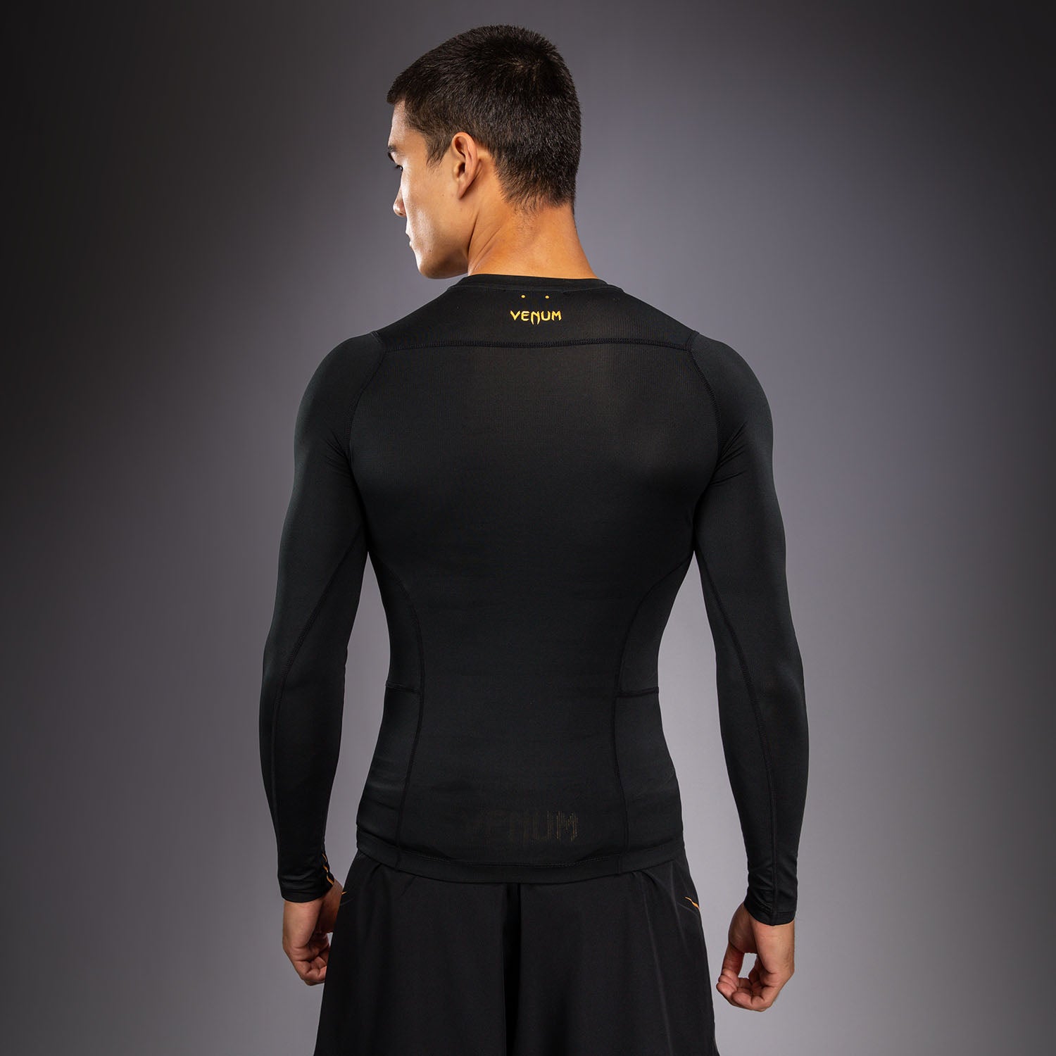 venum-g-core-langarm-rashguard-kompressionsshirt-schwarz-gold-f-r-herren image 4