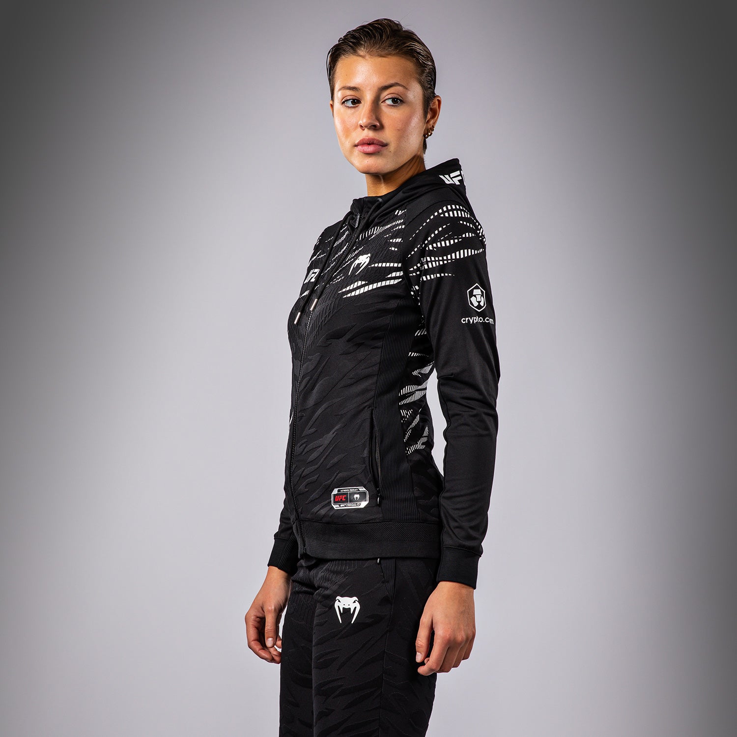 ufc-fusion-by-venum-authentic-fight-night-walkout-hoodie-damen-schwarz image 2