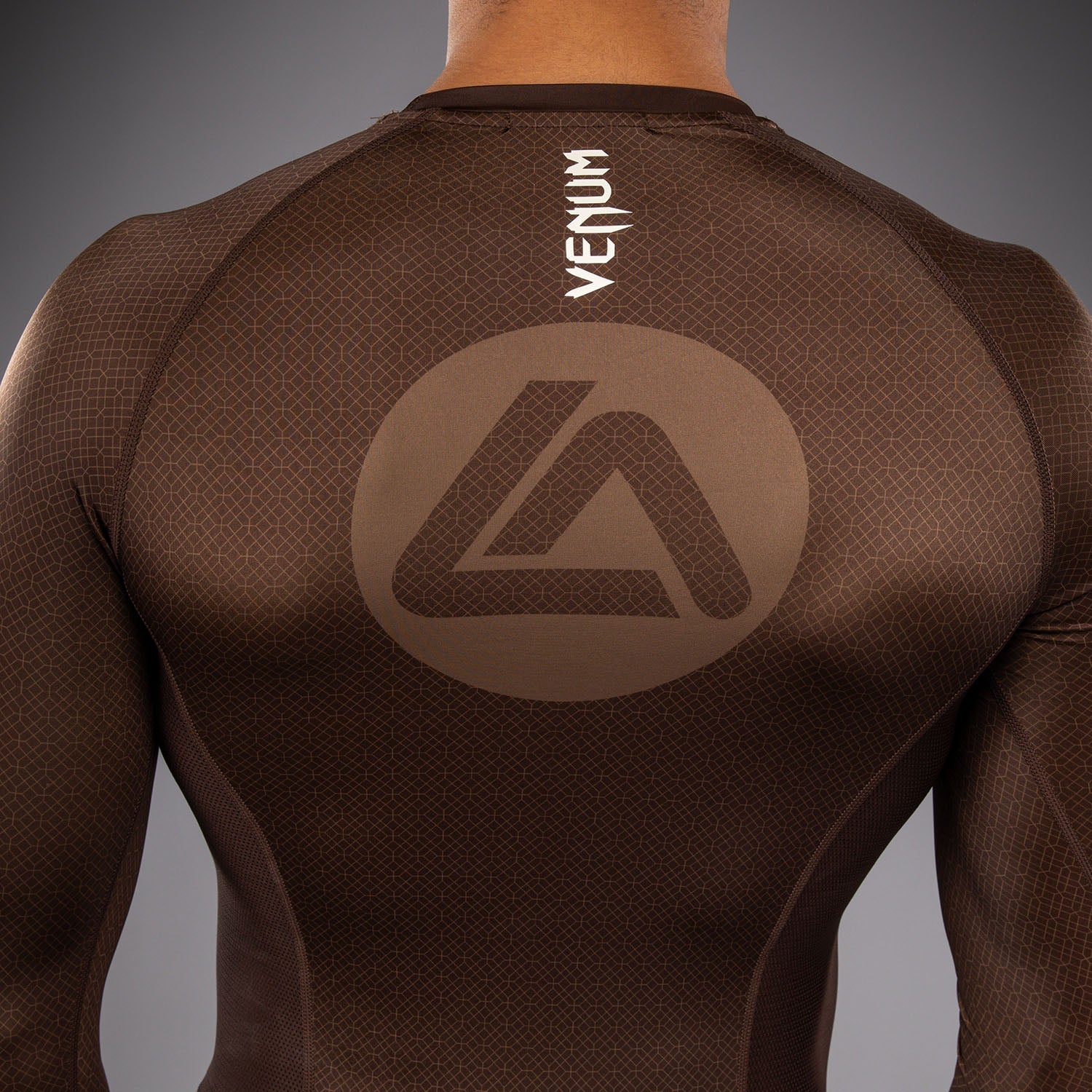 venum-x-roger-gracie-academy-langarm-rashguard-herren-dunkelbraun image 6