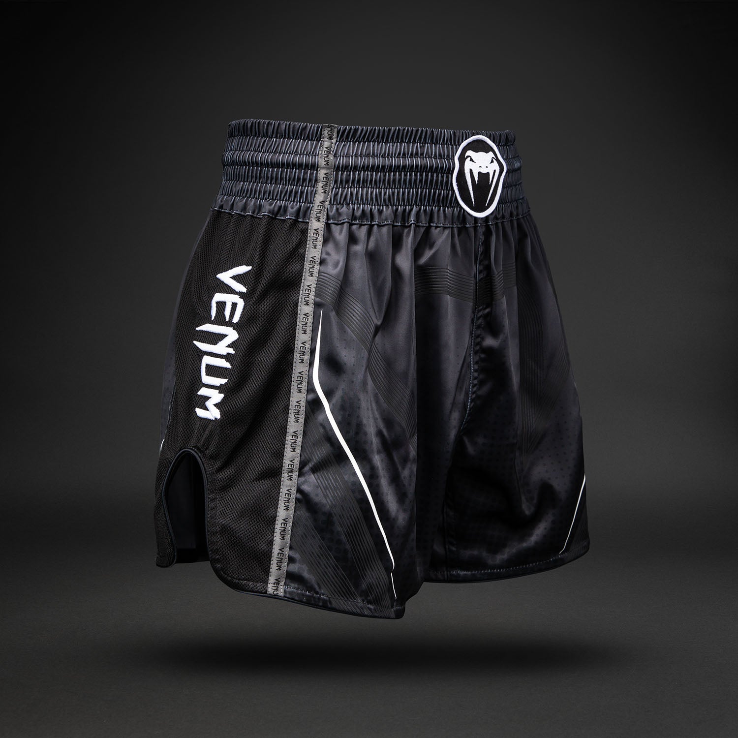 venum-stealth-muay-thai-shorts-schwarz-wei image 3