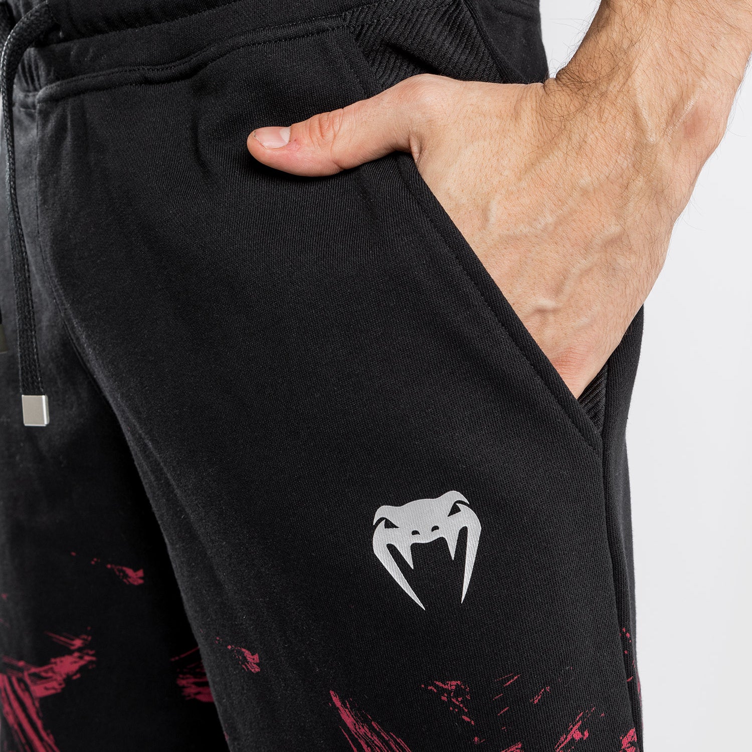 venum-ufc-authentic-fight-week-2-0-shorts-herren-schwarz-rot image 5