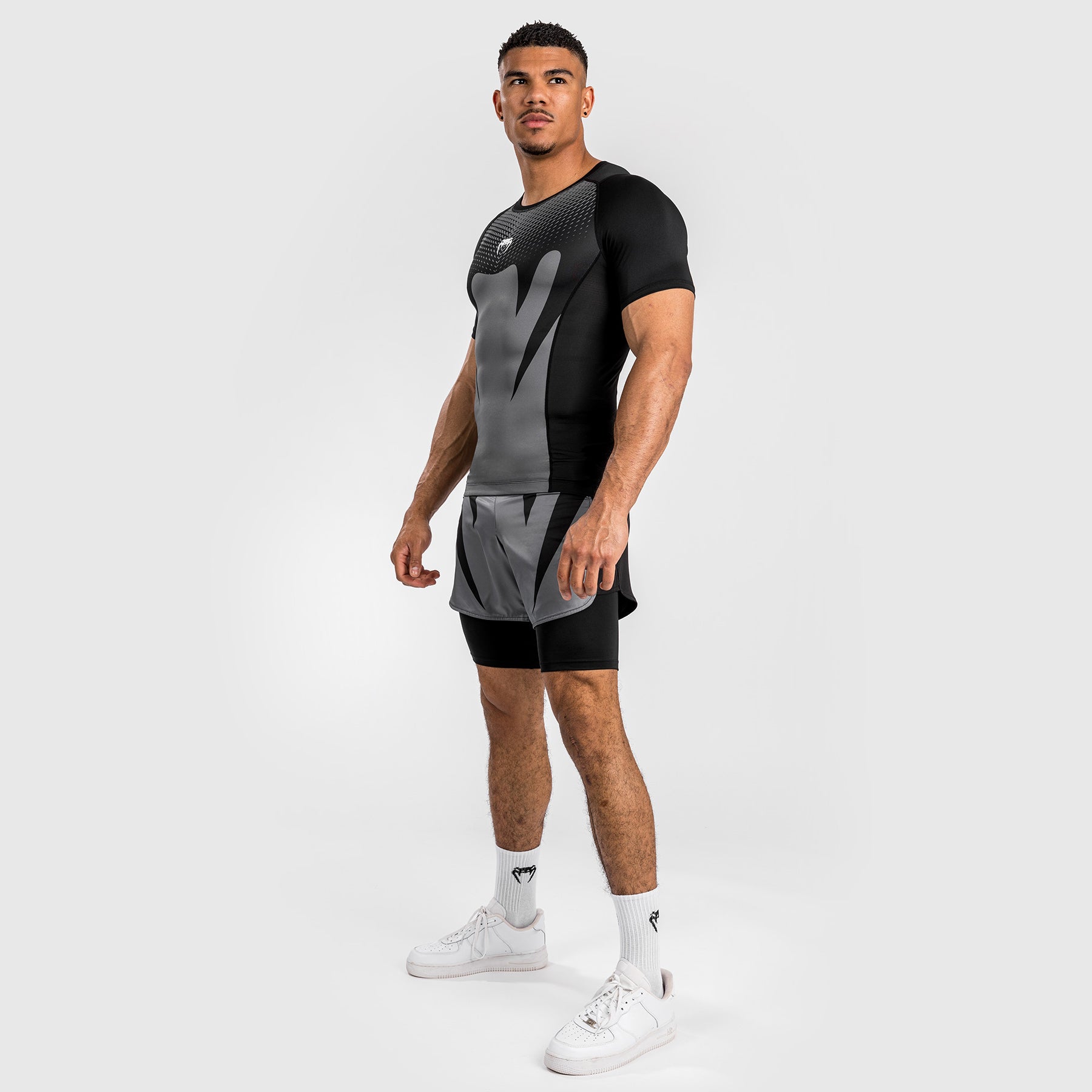 venum-attack-herren-kurzarm-rashguard-schwarz-grau image 6