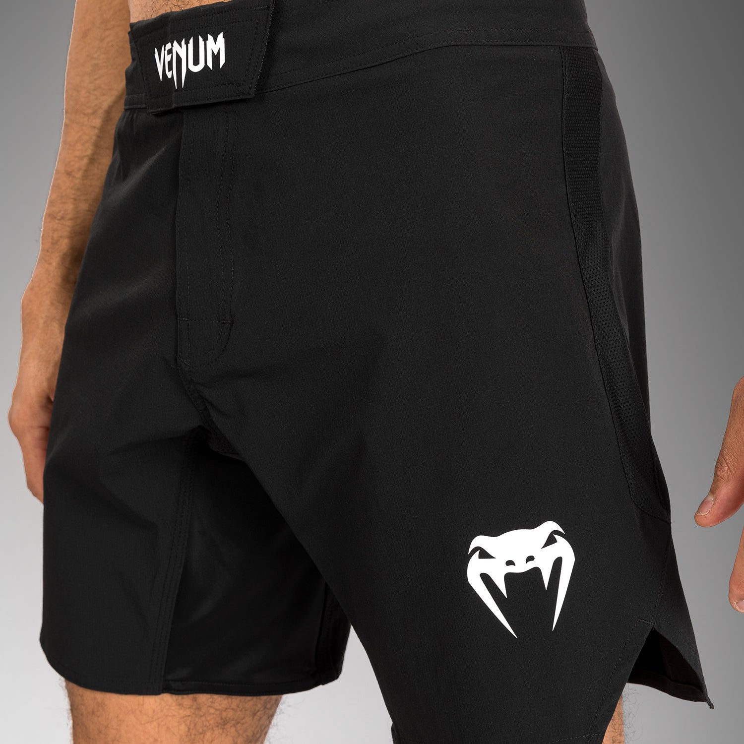 venum-contender-fight-shorts-herren-schwarz-wei image 6