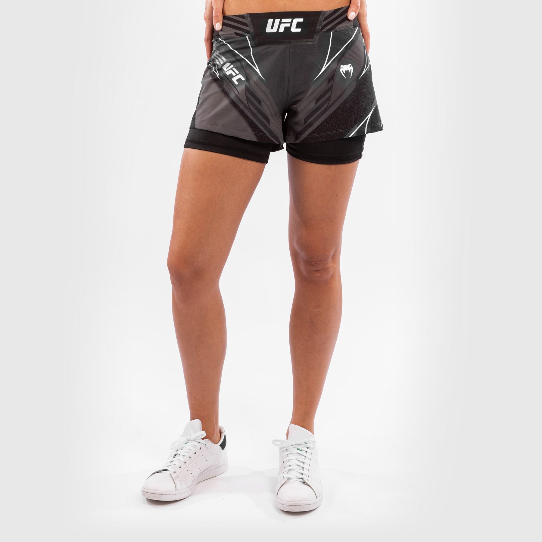 venum-ufc-authentic-fight-night-damen-shorts-schwarz image 1