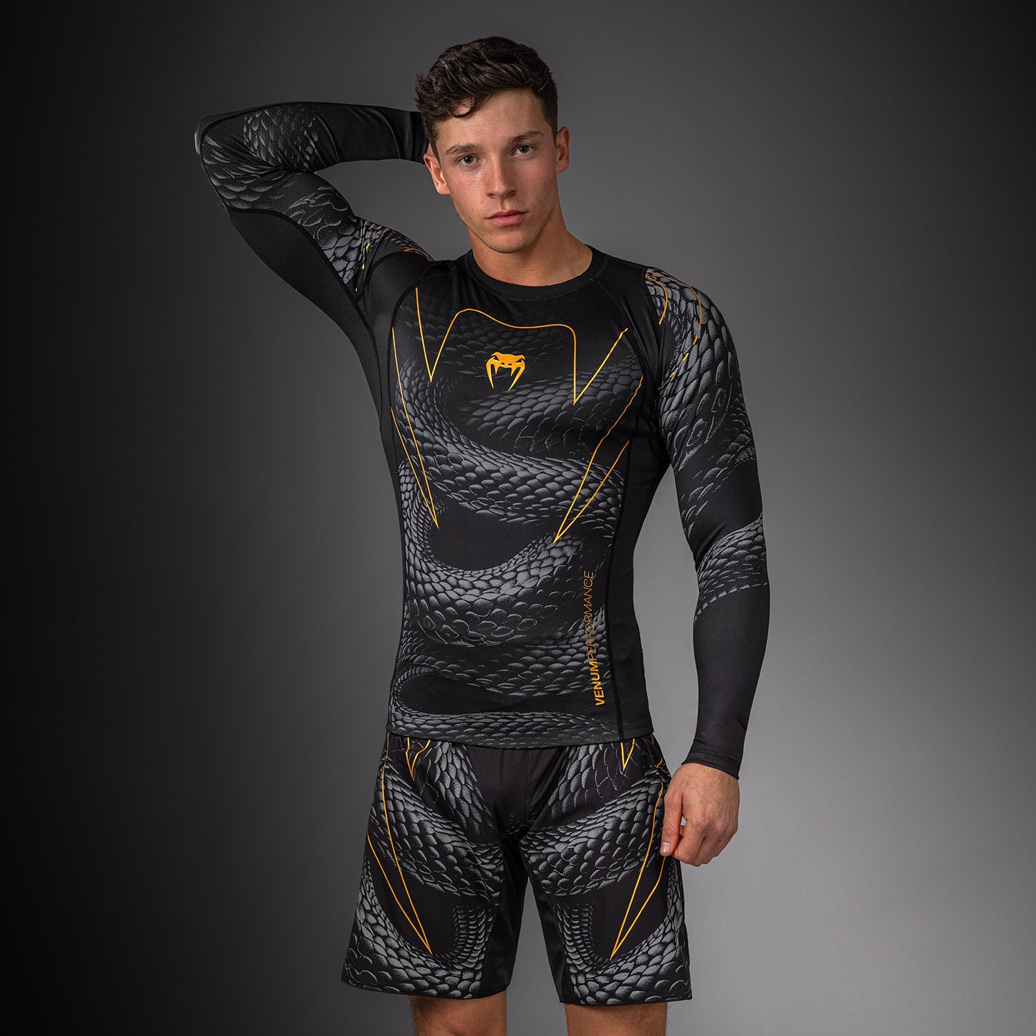 venum-matupa-langarm-rashguard-schwarz-grau-gold image 2