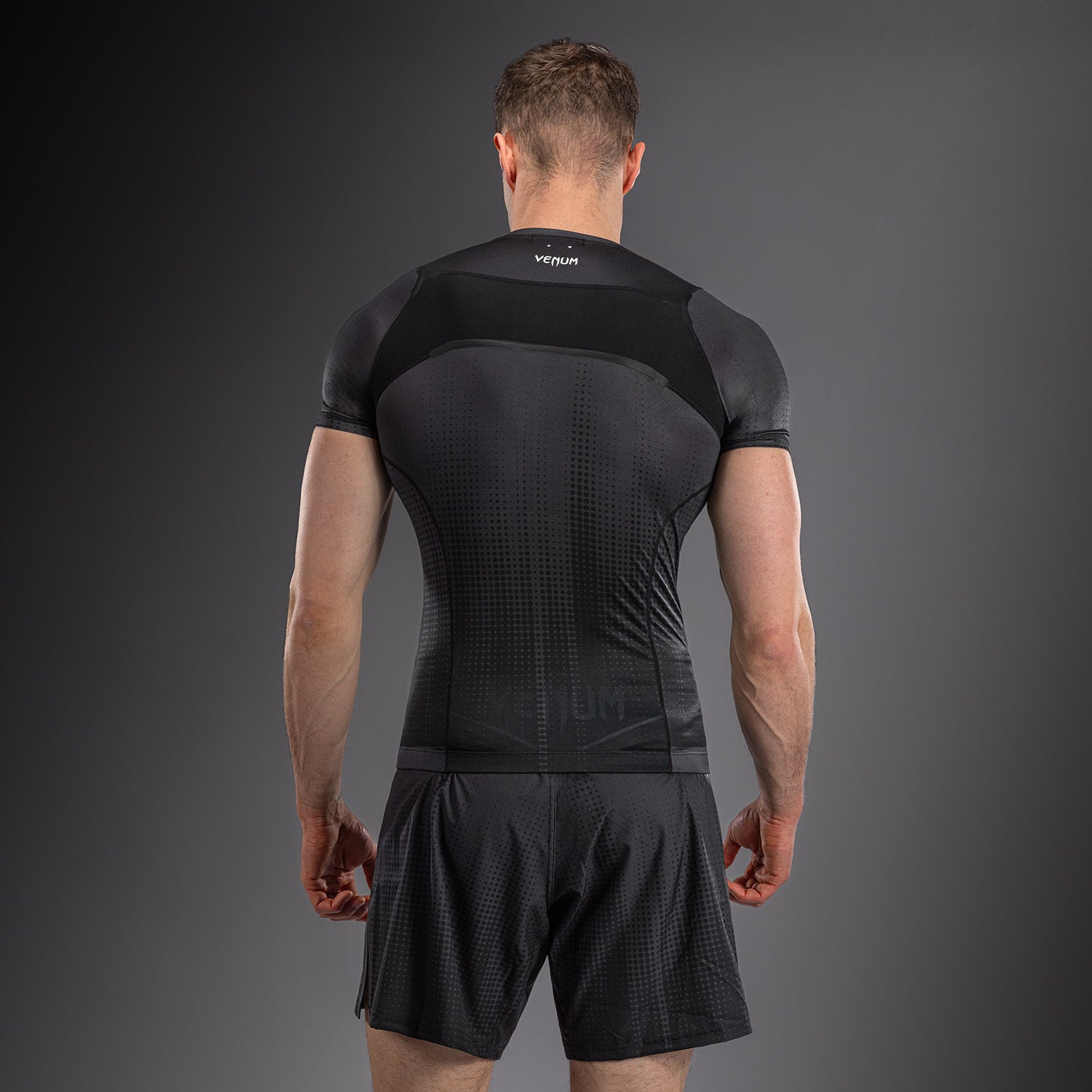 venum-stealth-kurzarm-rashguard-schwarz-wei image 4