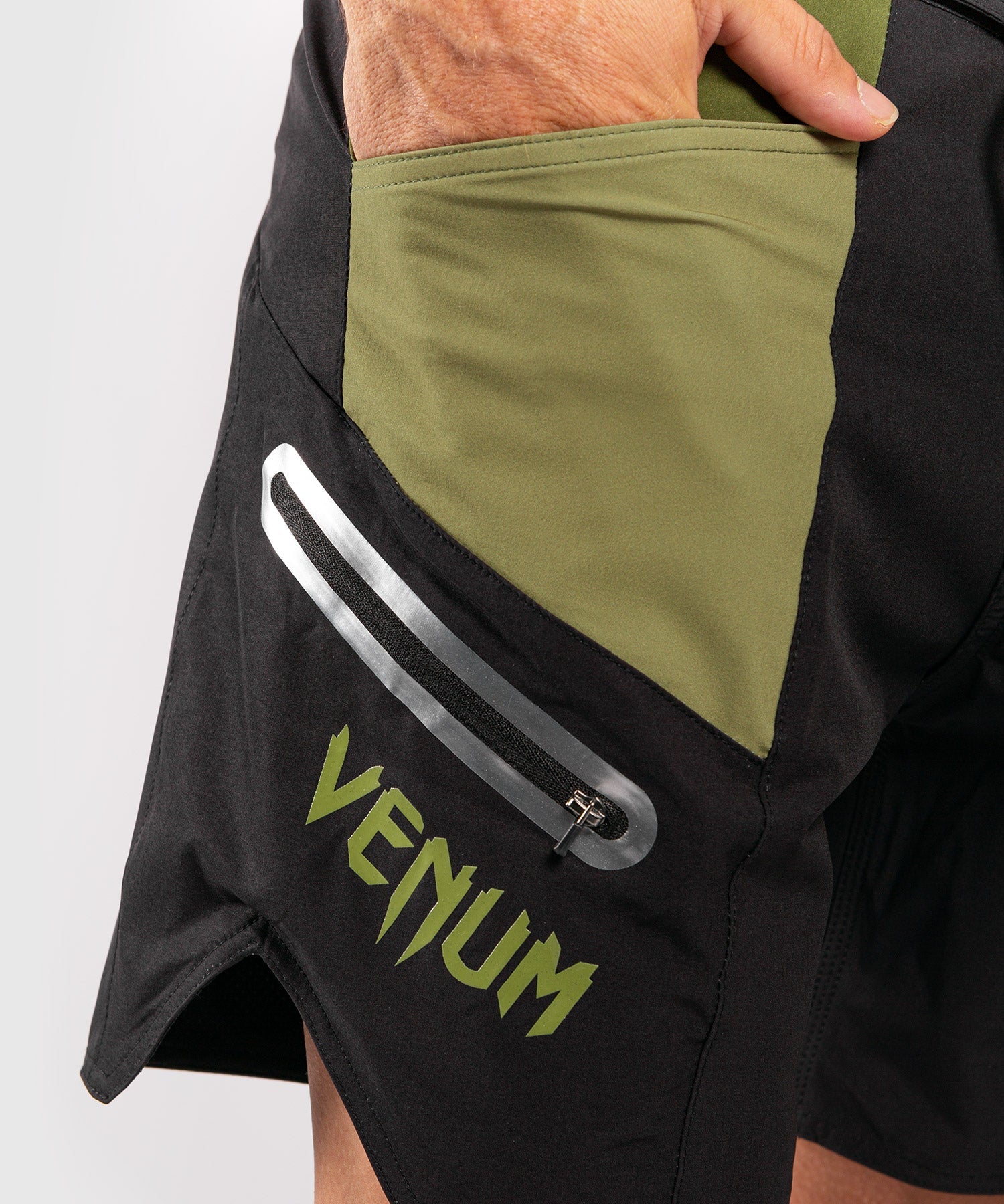 venum-cargo-badeshorts-schwarz-gr-n image 7