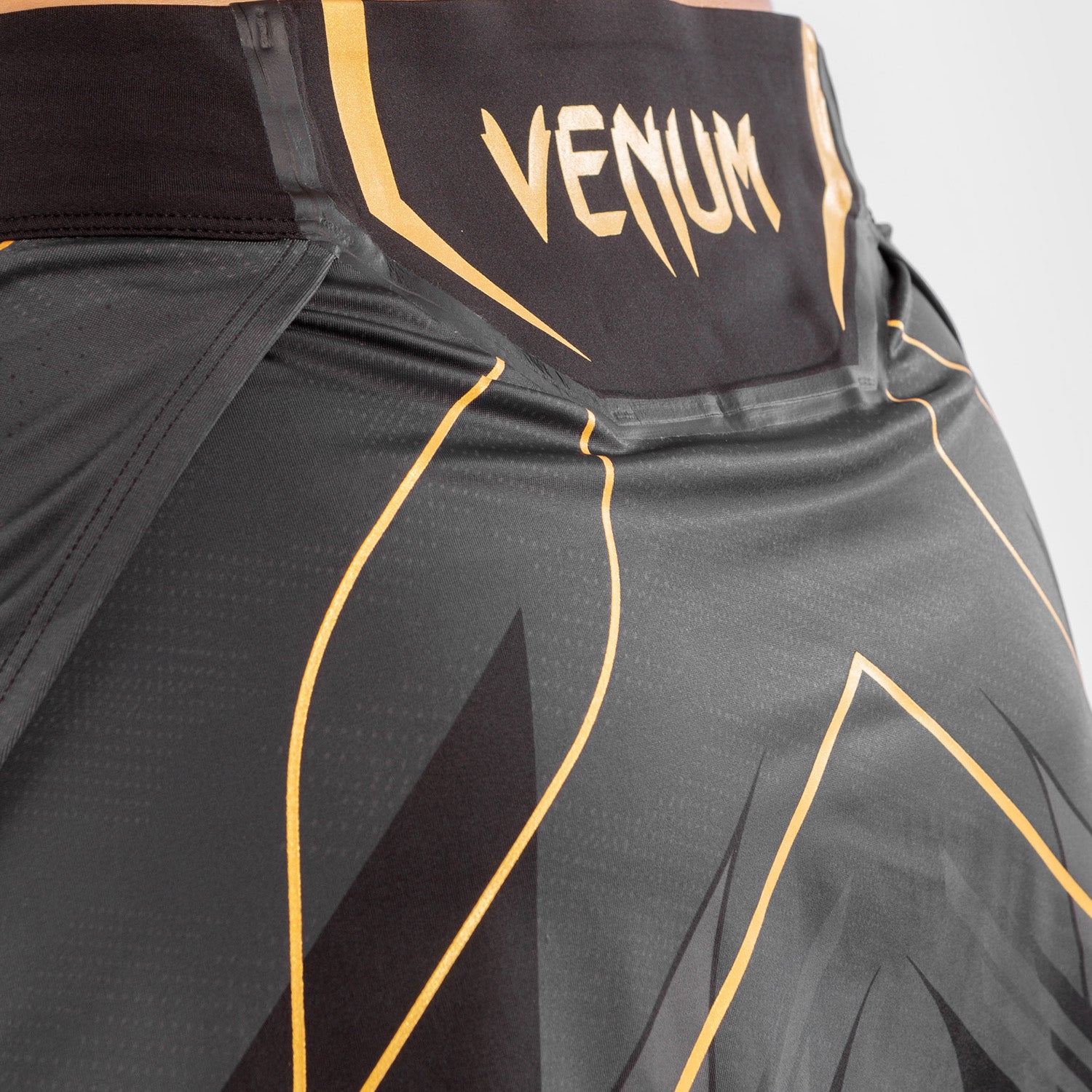 ufc-venum-authentic-fight-night-damen-skort-champion image 5