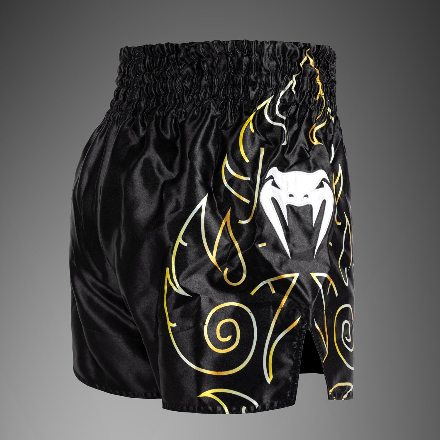 venum-vtc-flames-muay-thai-shorts-schwarz-gold-unisex image 2