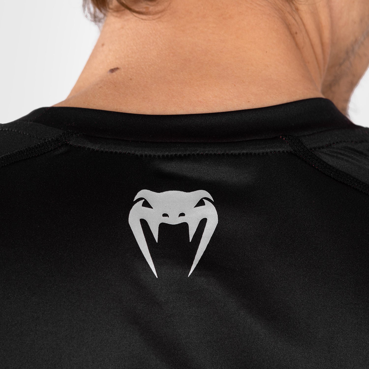 venum-ufc-performance-institute-2-0-herren-dry-tech-shirt-schwarz-rot image 4