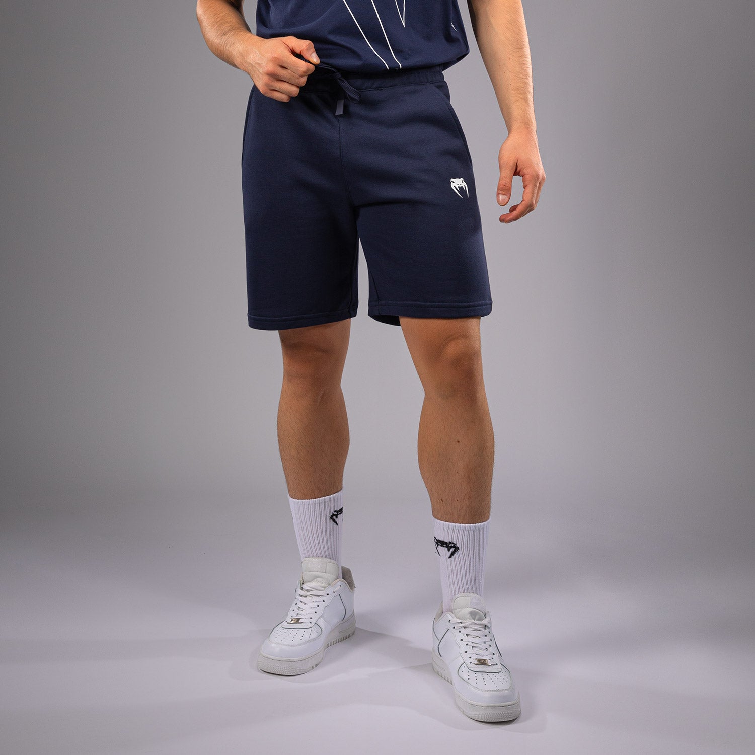 venum-classic-shorts-herren-marineblau image 1