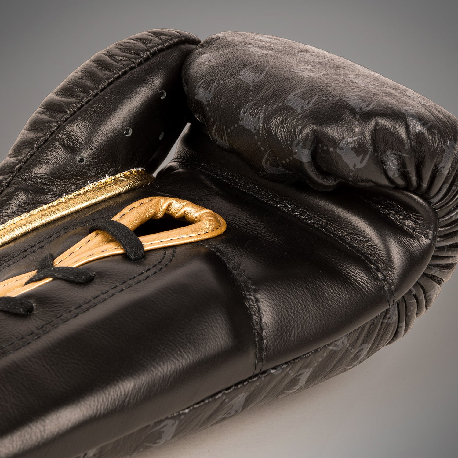 venum-coco-monogram-pro-boxhandschuhe-intense-black image 7