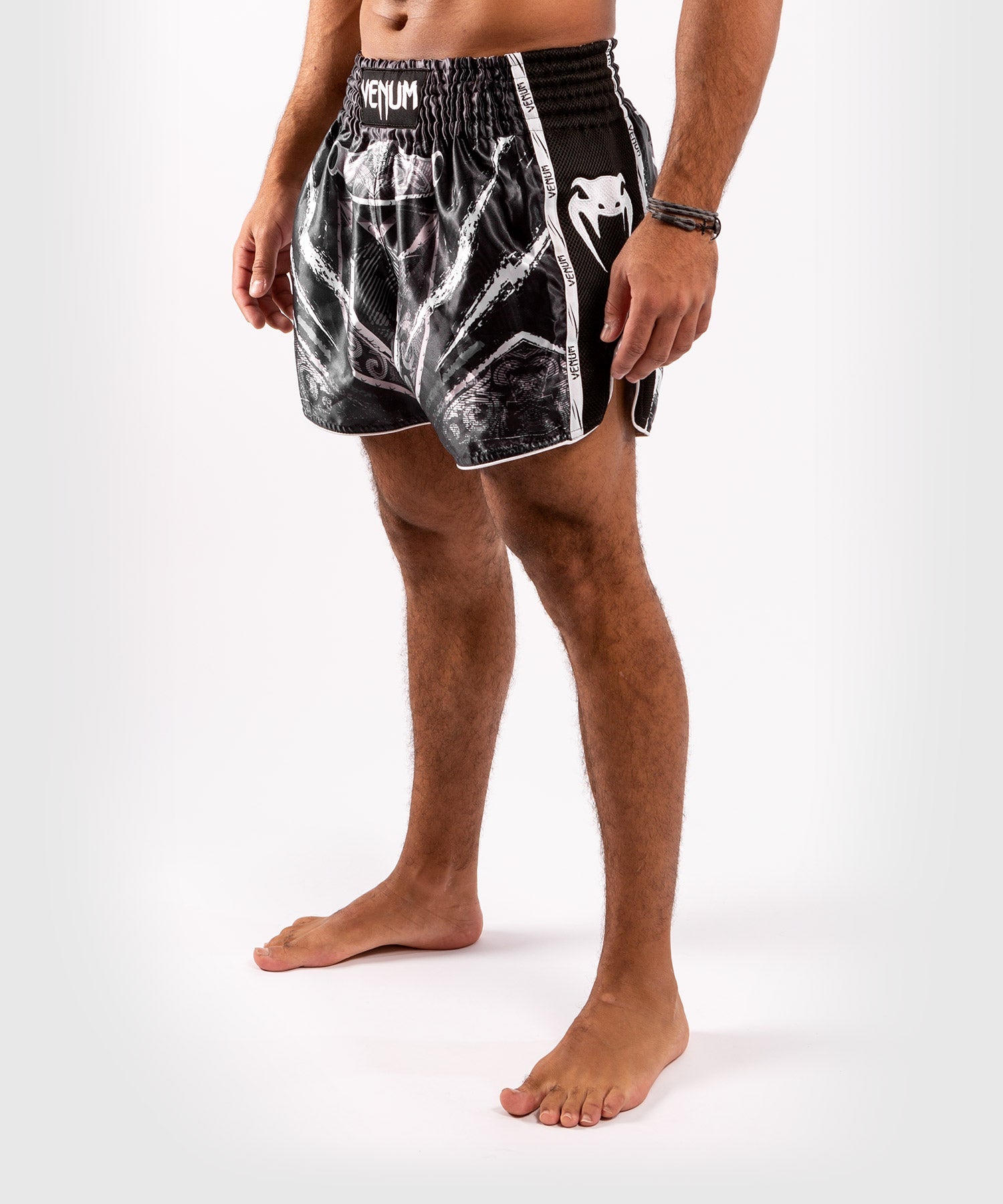 venum-gldtr-4-0-muay-thai-shorts-schwarz-wei-handgefertigt image 3
