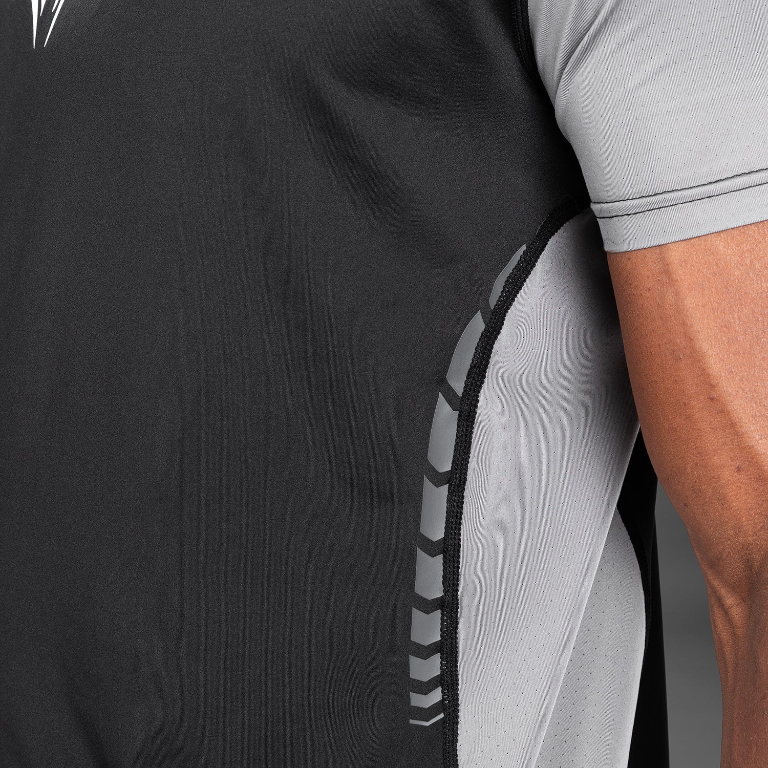venum-tempest-herren-dry-tech-t-shirt-schwarz-grau image 5