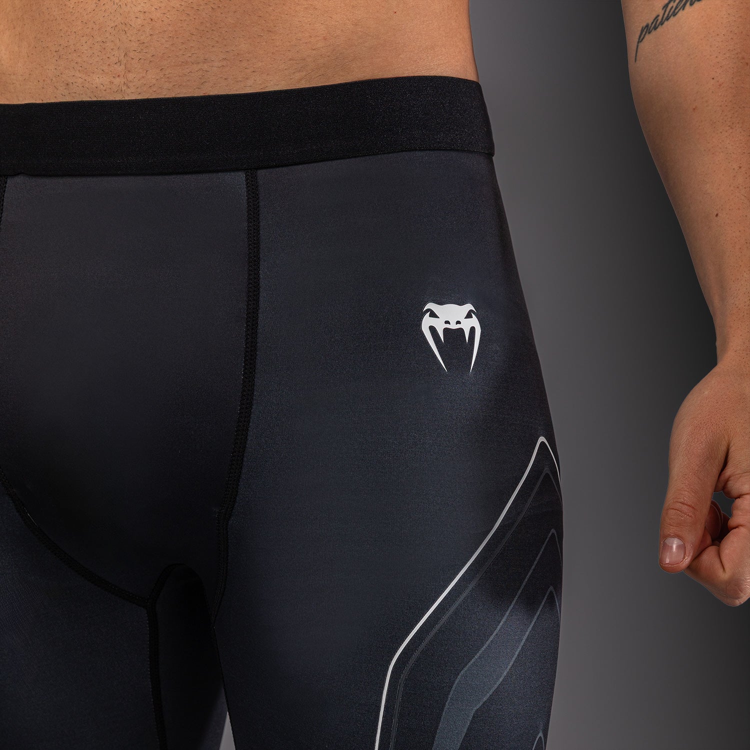 venum-streamline-vale-tudo-shorts-schwarz-wei image 4