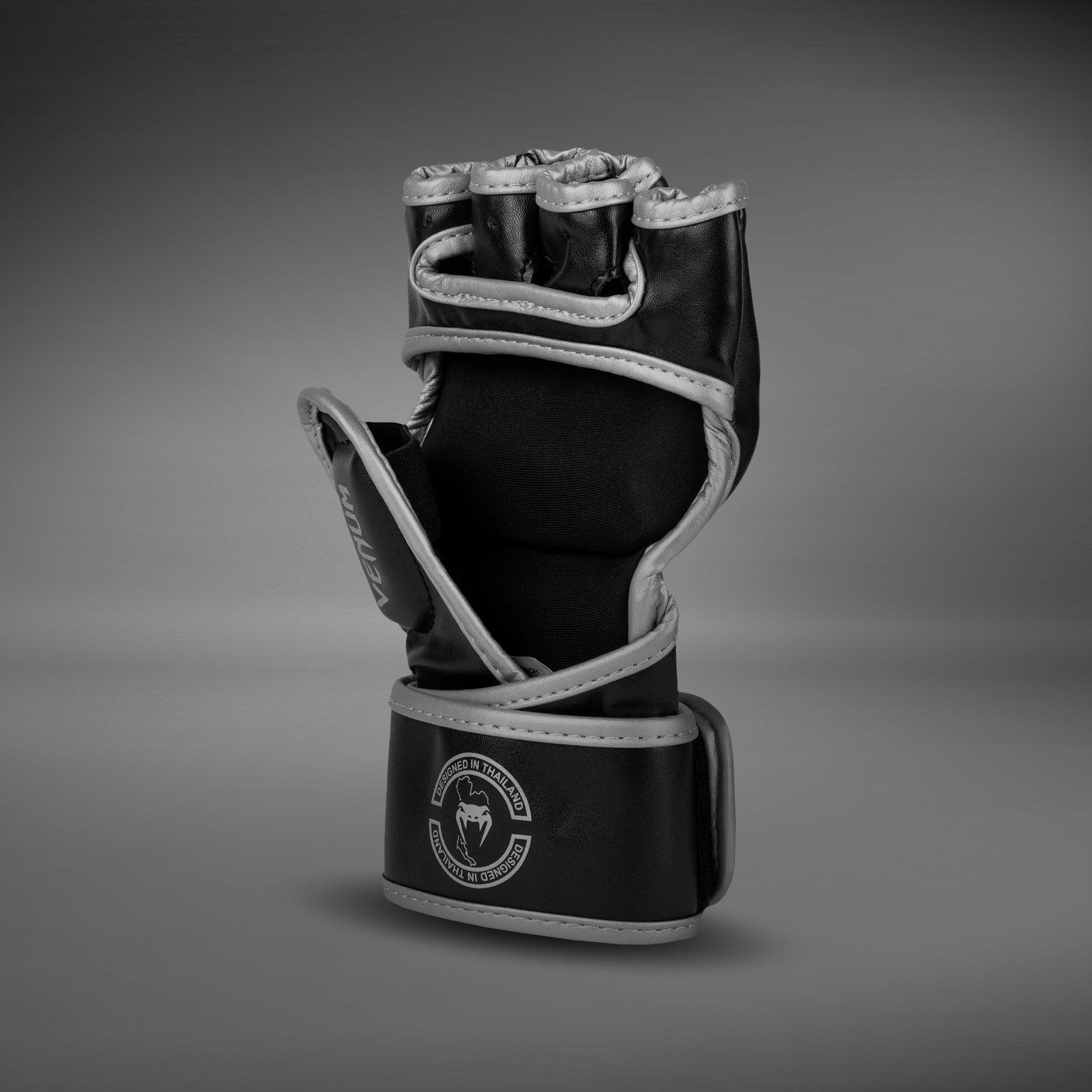 venum-challenger-2-0-mma-handschuhe-schwarz-silber image 2