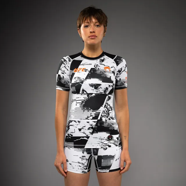 ufc-zenith-by-venum-authentic-fight-week-performance-kurzarm-rashguard-damen-wei image 1
