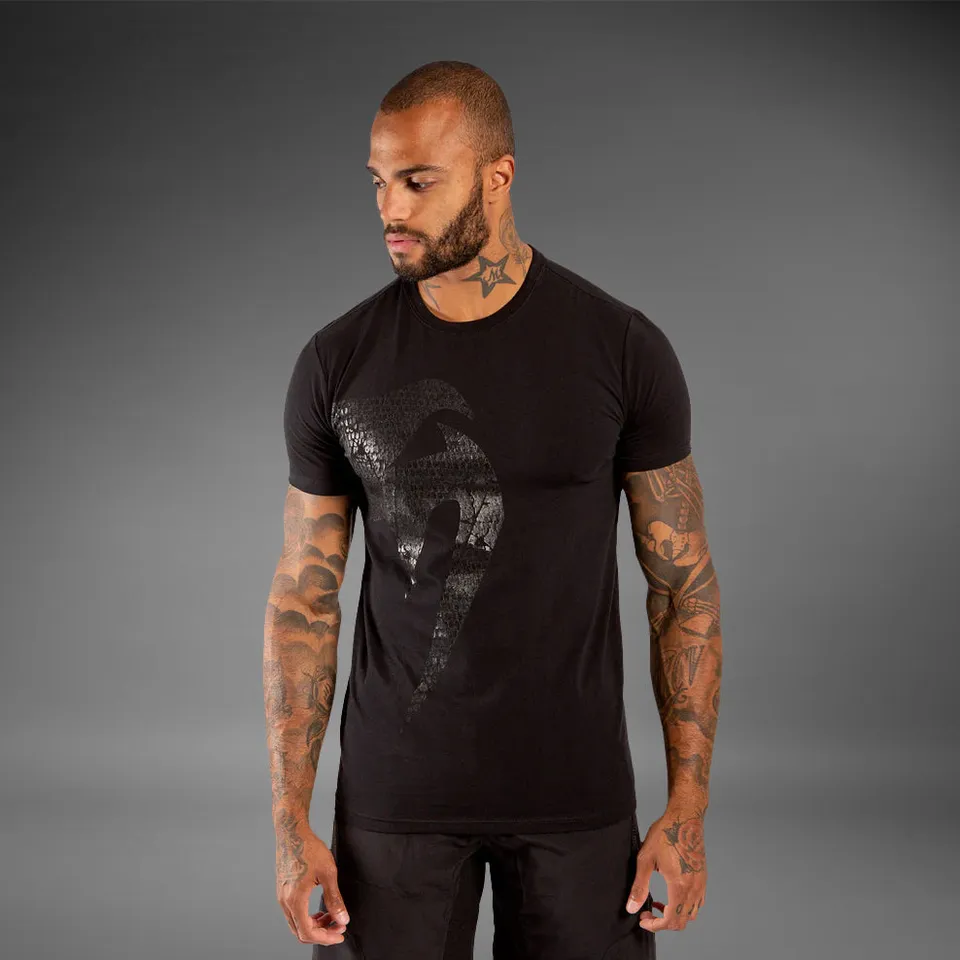 venum-giant-t-shirt-herren-matt-schwarz image 1