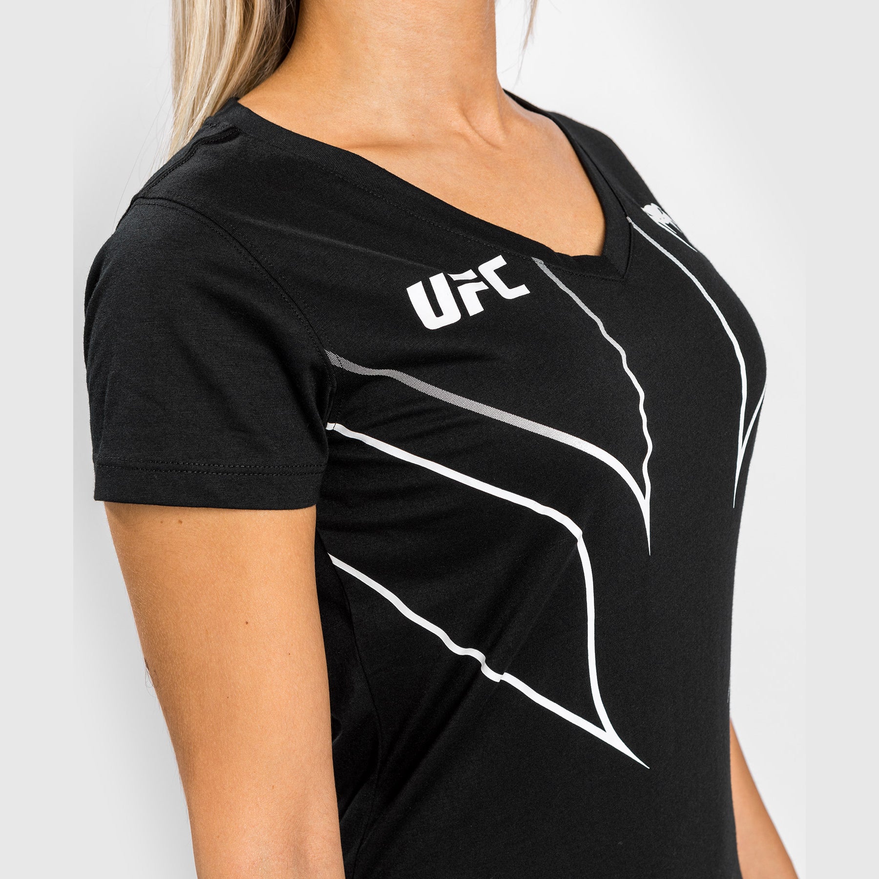 venum-ufc-fight-night-2-0-replica-t-shirt-damen-schwarz image 6