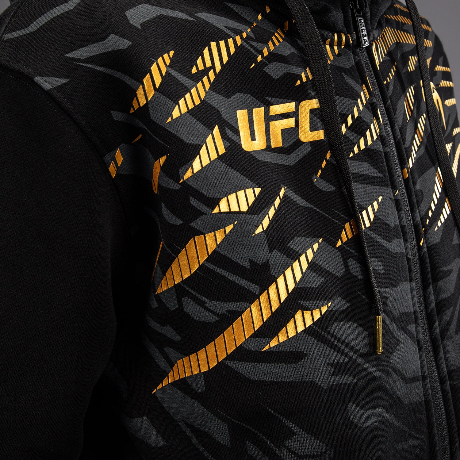 ufc-fusion-by-venum-replica-zip-hoodie-damen-champion-schwarz-gold image 8
