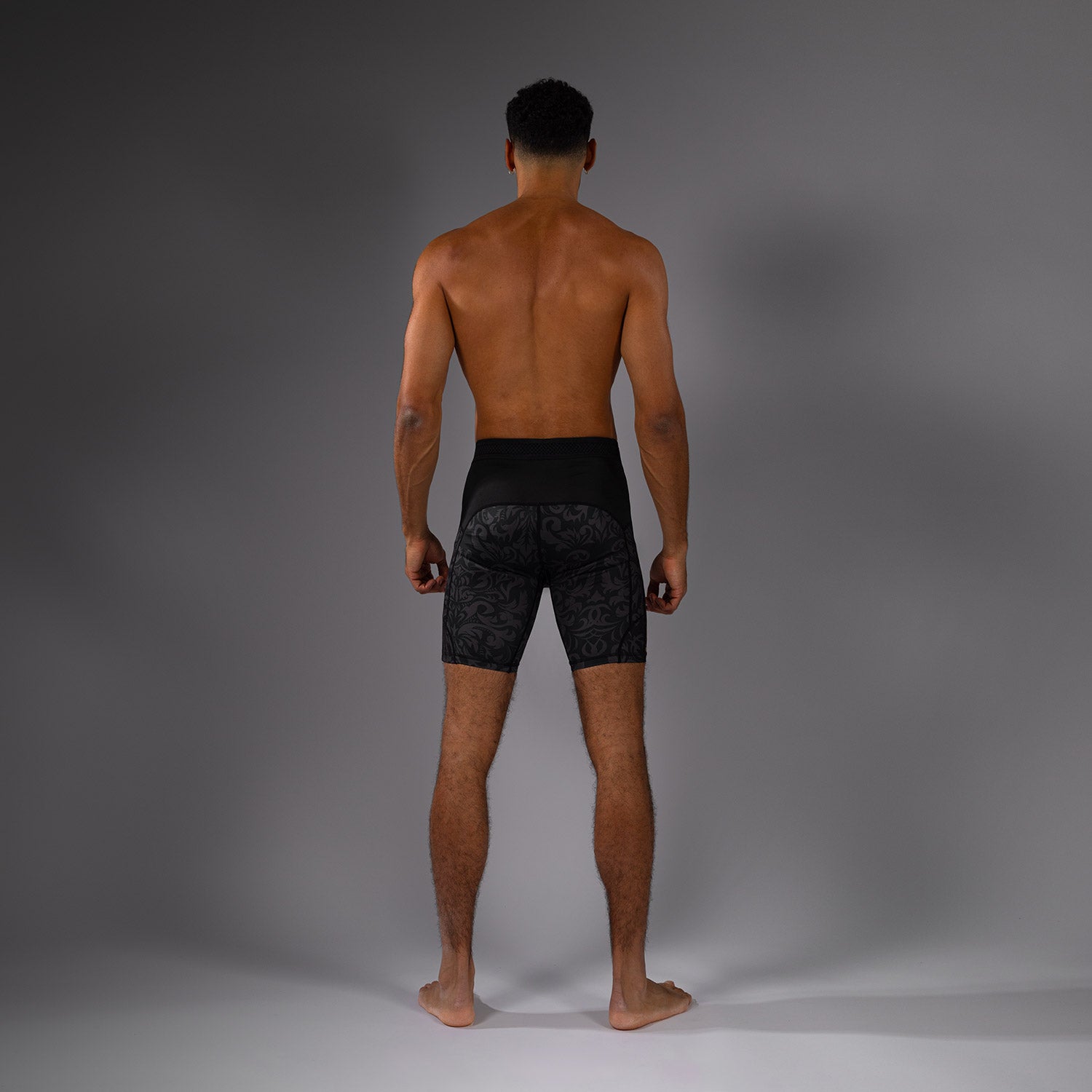 venum-x-topuria-unmatched-edition-vale-tudo-shorts-schwarz-gold image 5