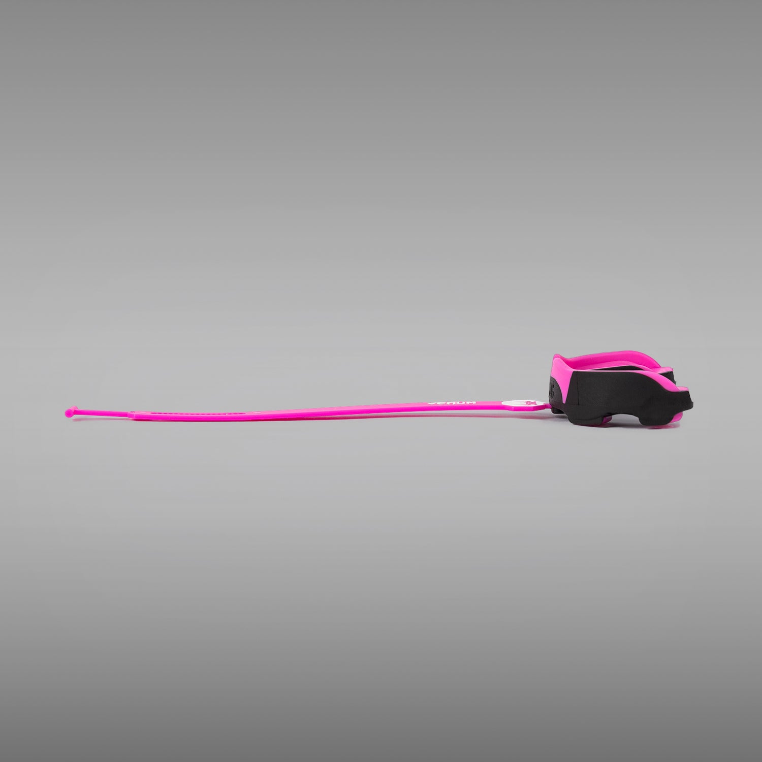 venum-predator-mundschutz-schwarz-rosa-mit-ohne-riemen image 4