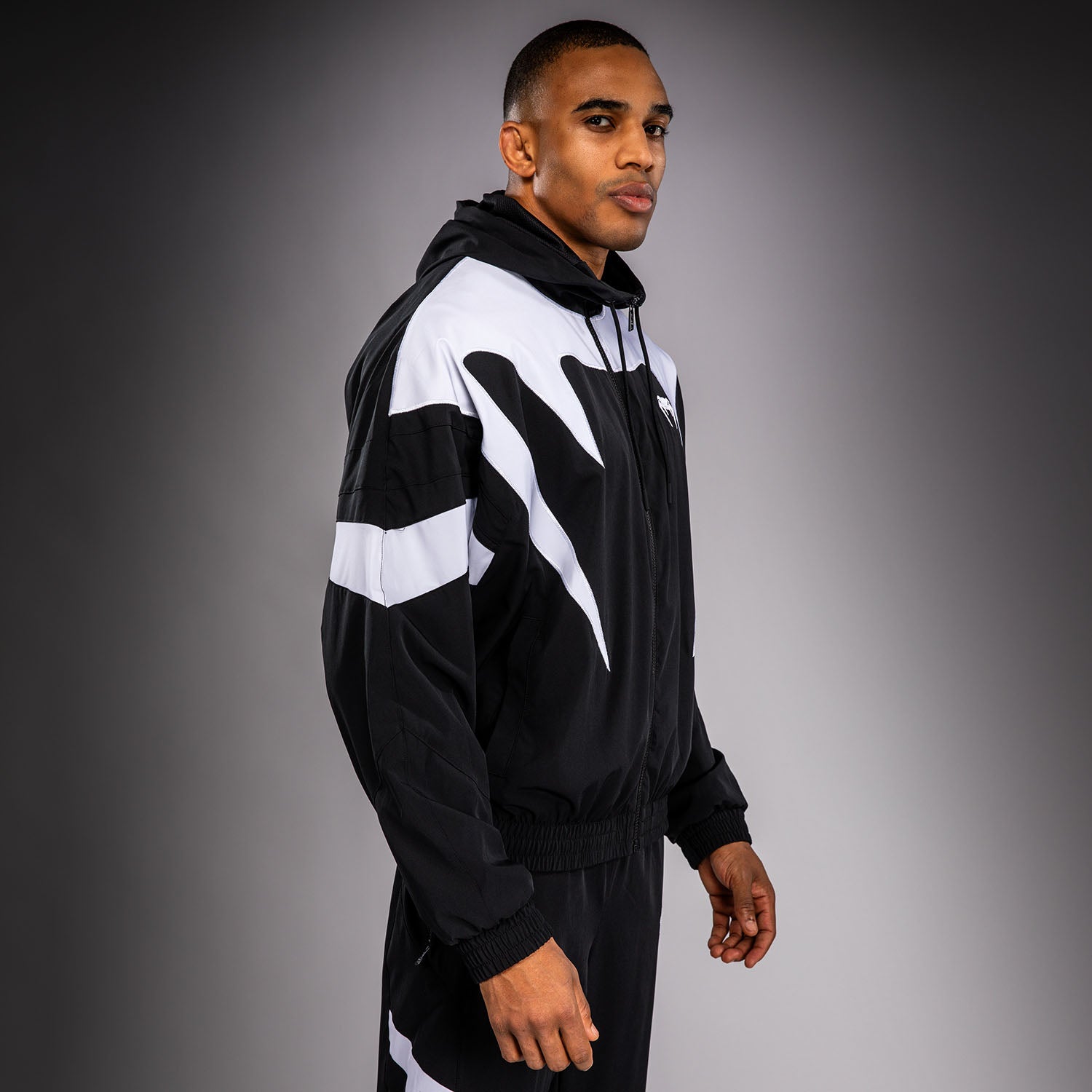 venum-attack-90-trainingsjacke-herren-mit-kapuze-wei-schwarz image 5