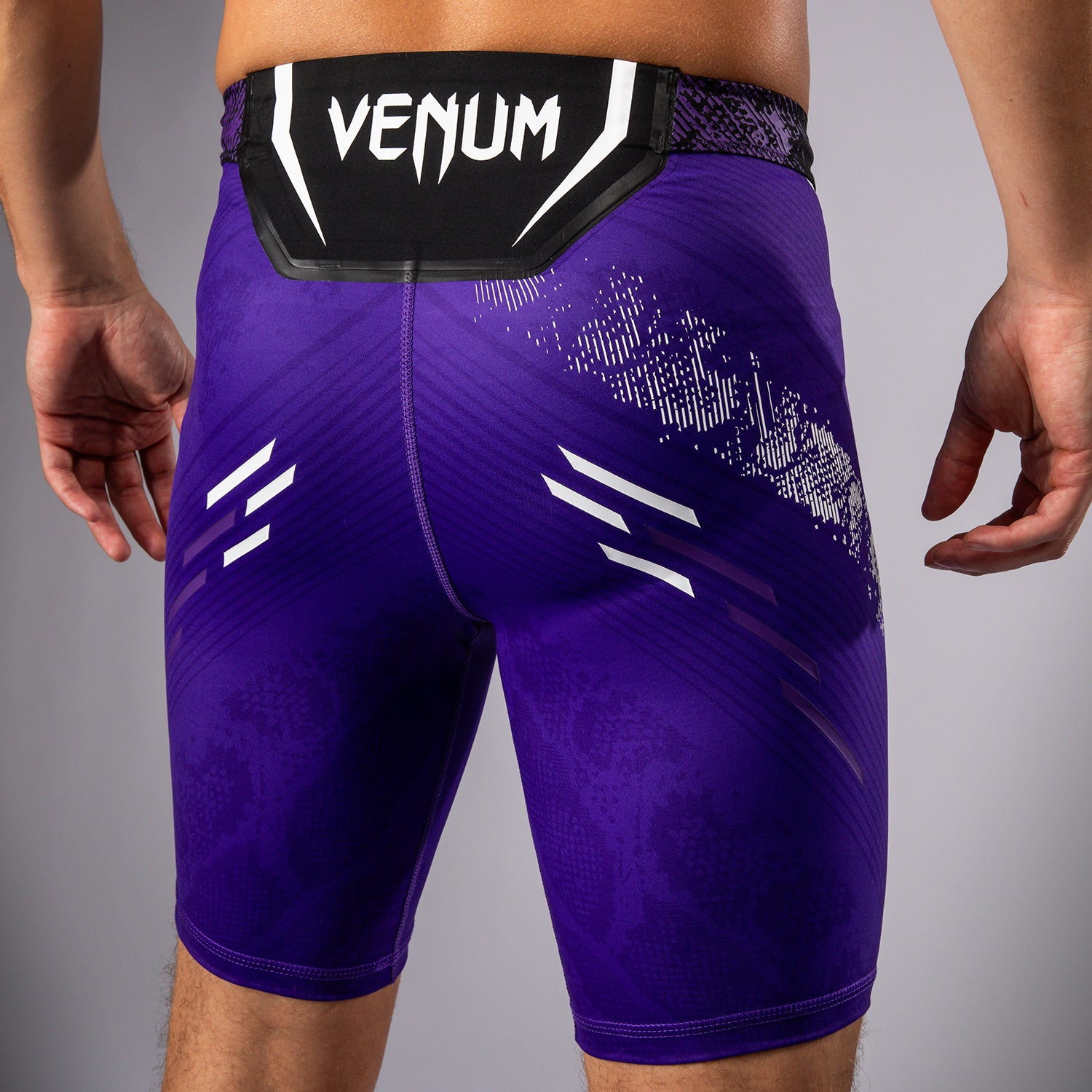 ufc-adrenaline-by-venum-authentic-fight-night-vale-tudo-short-herren-lila image 5