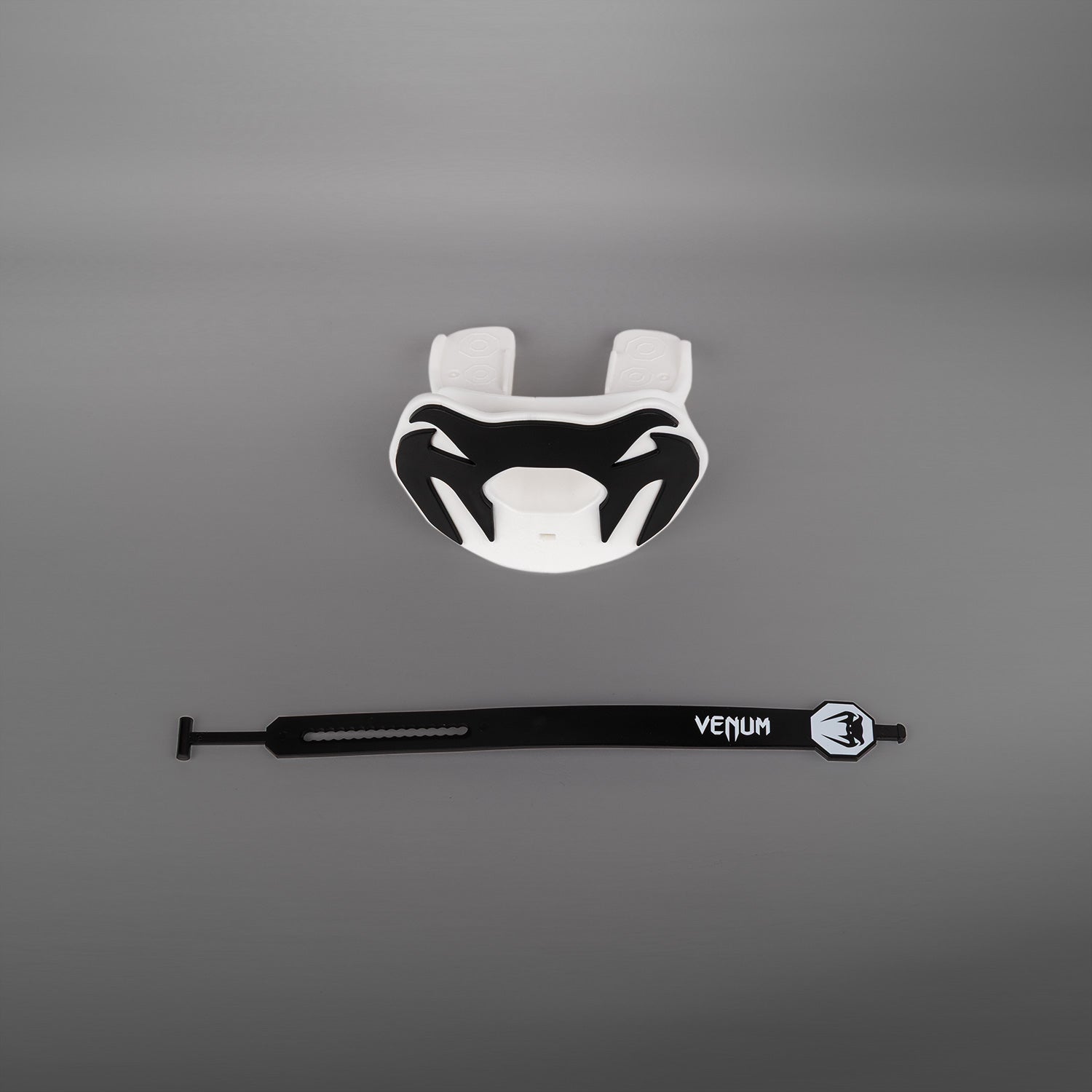 venum-elite-lipguard-logo-edition-mund-und-zahnschutz-wei-schwarz image 2