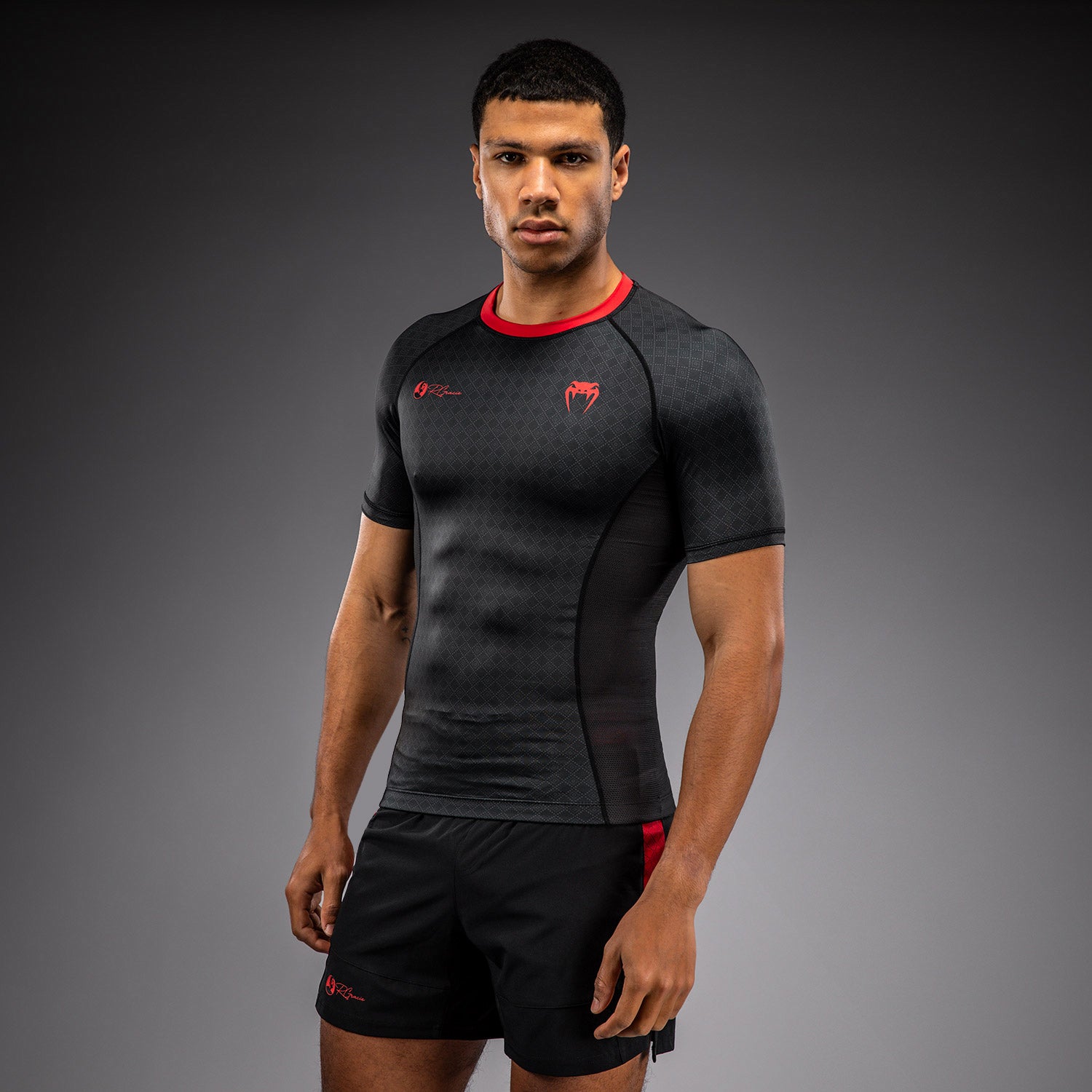 venum-x-roger-gracie-signature-kurzarm-rashguard-schwarz-rot image 2