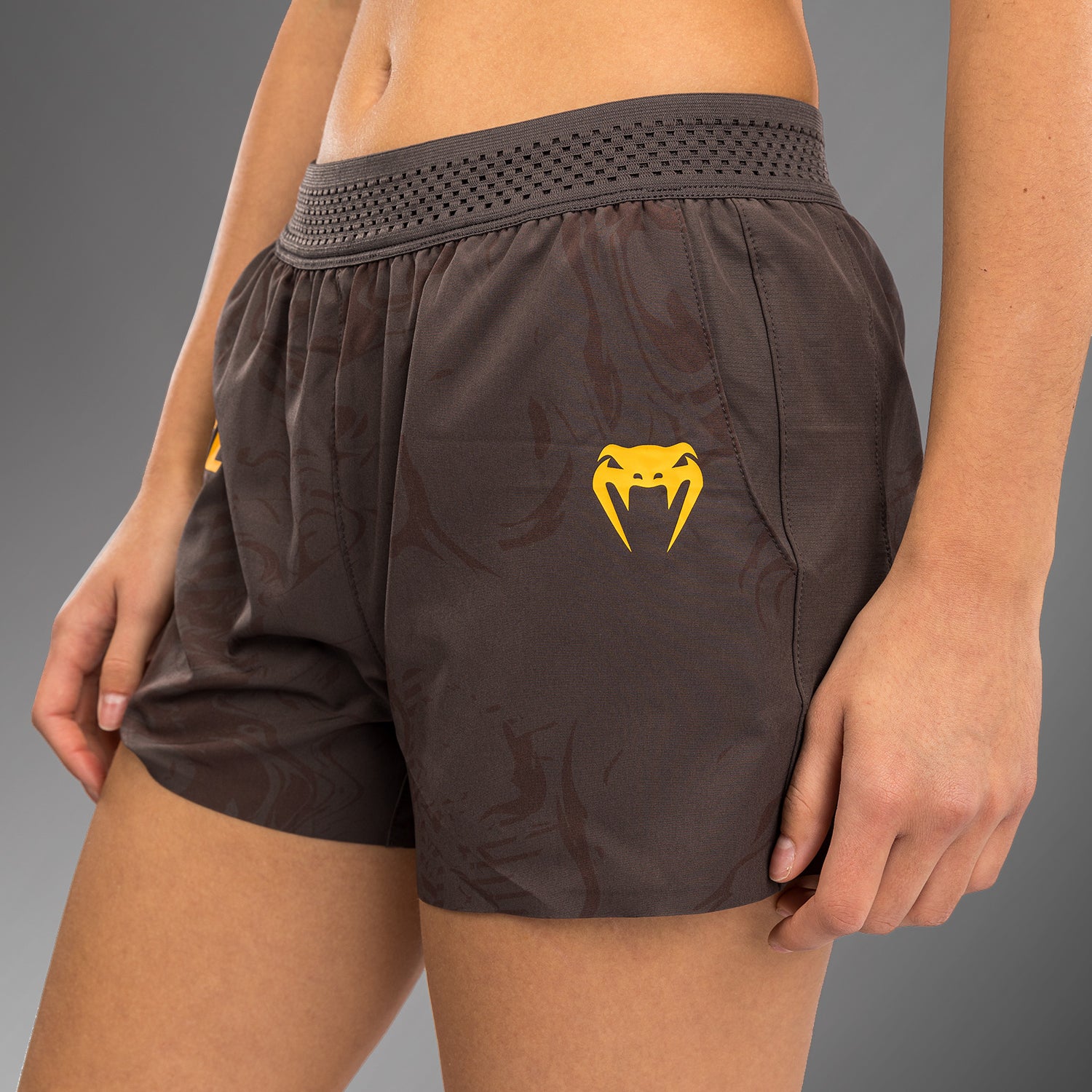 ufc-fusion-by-venum-fight-week-damen-performance-short-erdiges-braun image 6