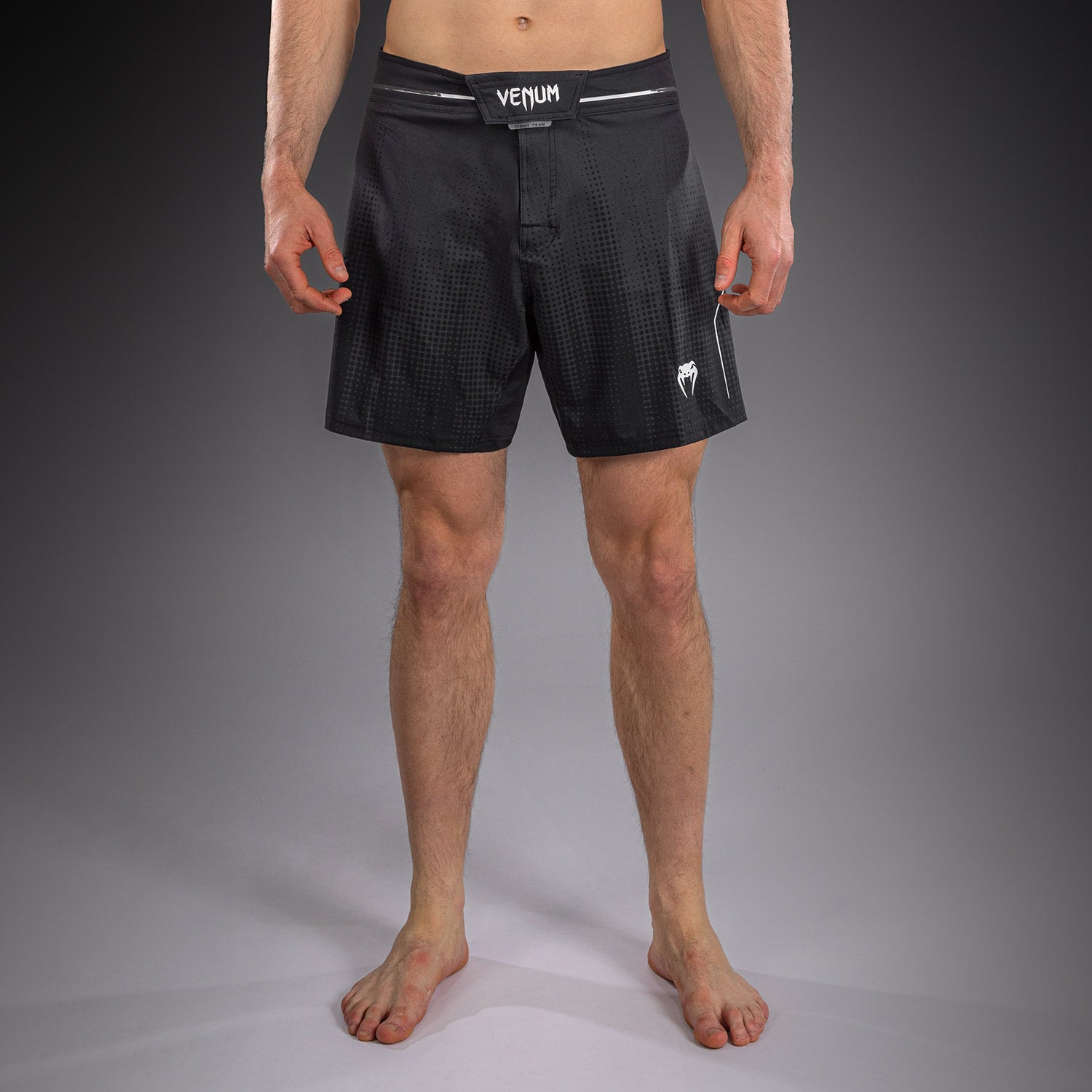venum-stealth-fightshorts-schwarz-wei image 1