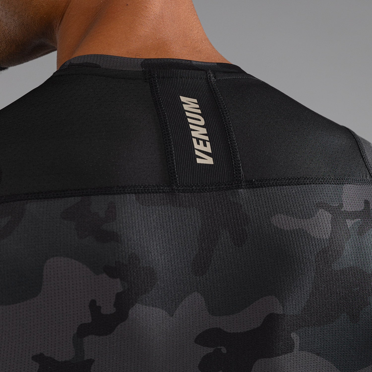 venum-g-fit-air-herren-kurzarm-rashguard-digital-urban-camo image 6
