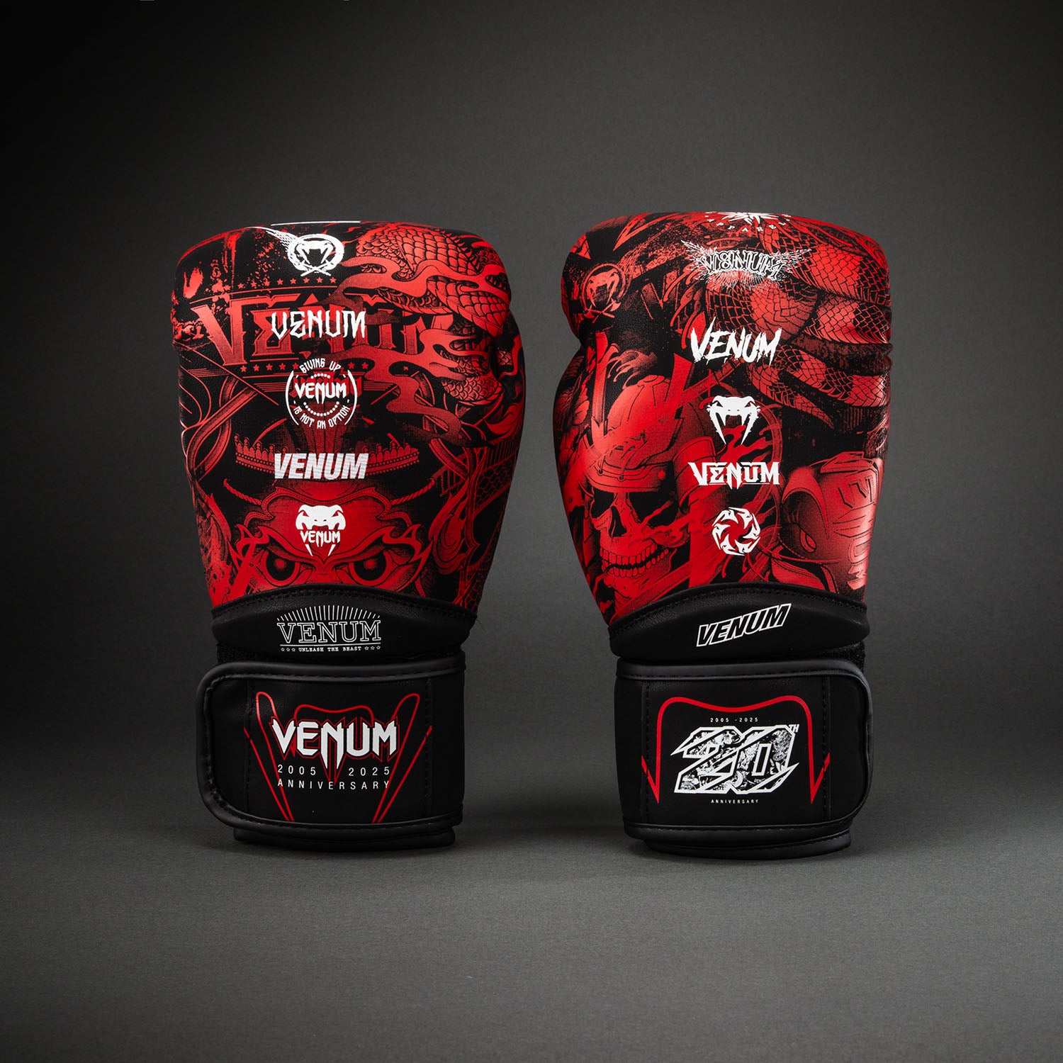 venum-20th-anniversary-boxhandschuhe-schwarz-rot-mit-klettverschluss image 3