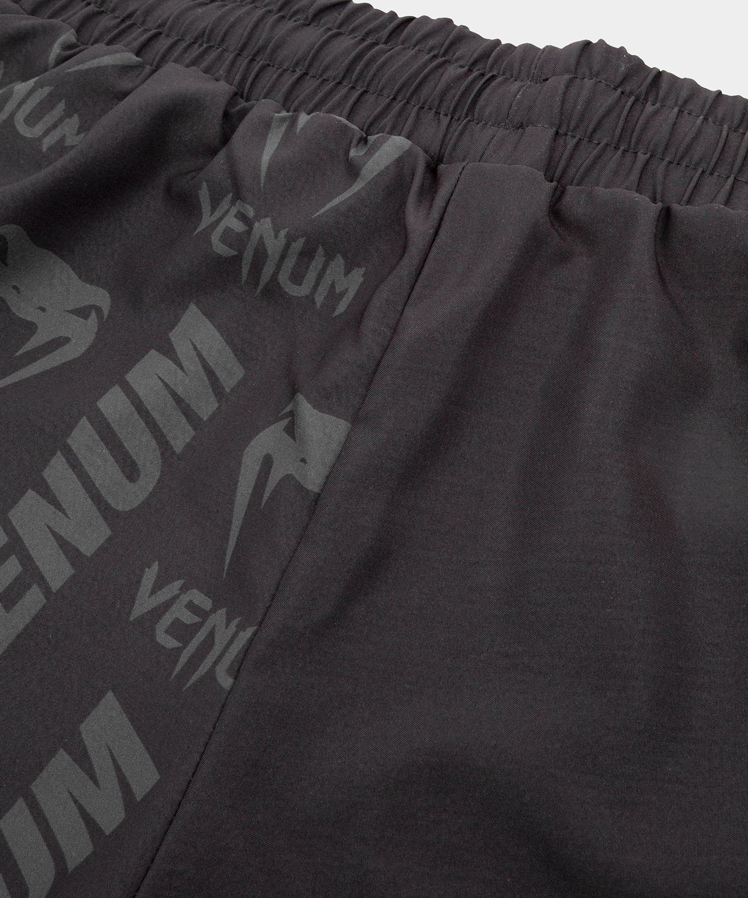 venum-logos-fitness-shorts-herren-schwarz-schwarz image 7