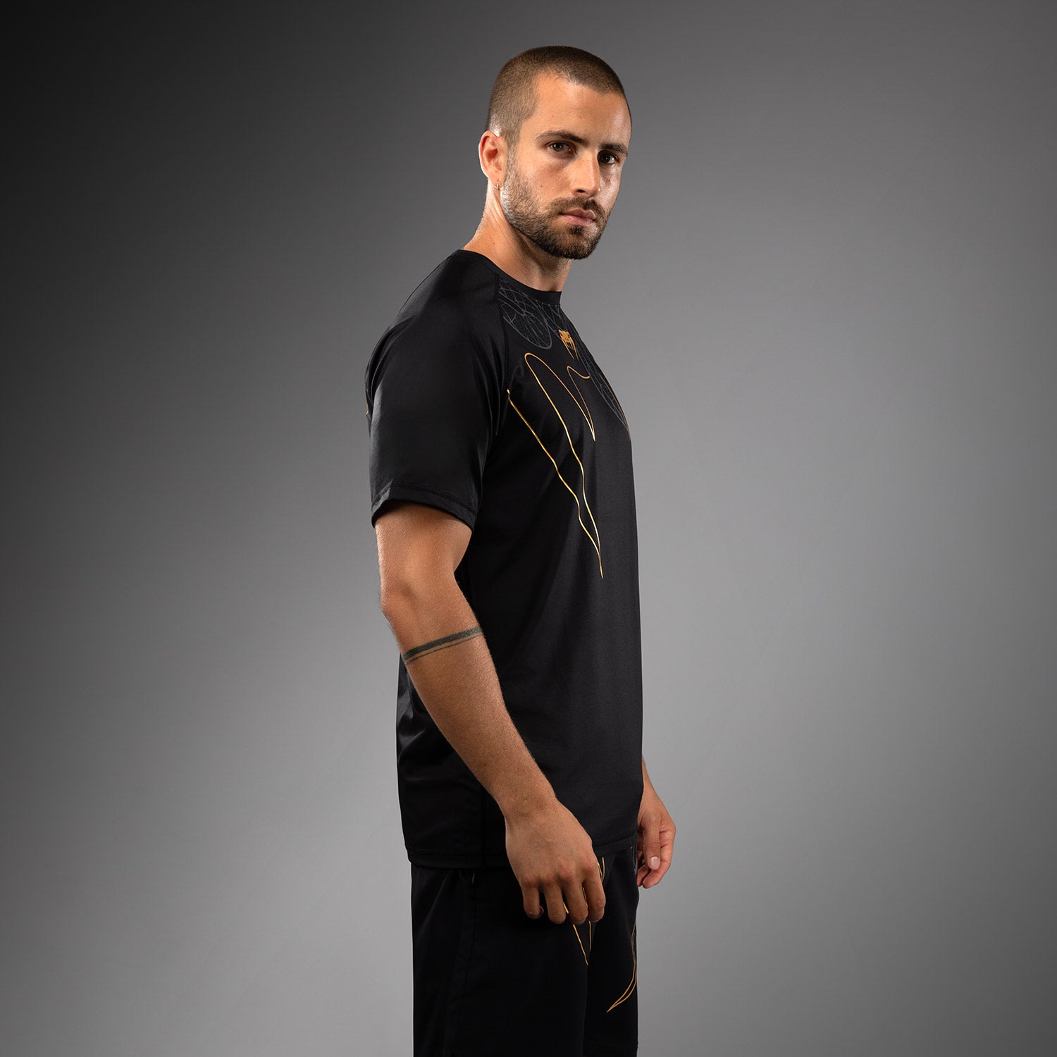 venum-serpenti-dry-tech-t-shirt-herren-schwarz-silber-gold image 2