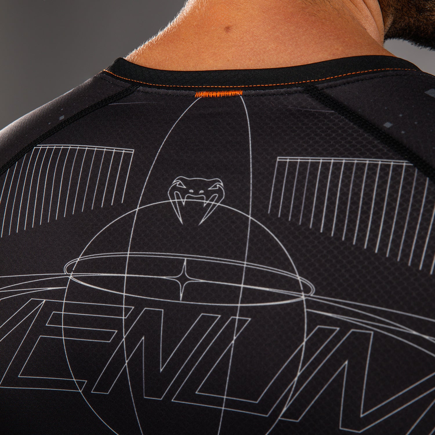 venum-eclipse-langarm-rashguard-schwarz-ivory image 6