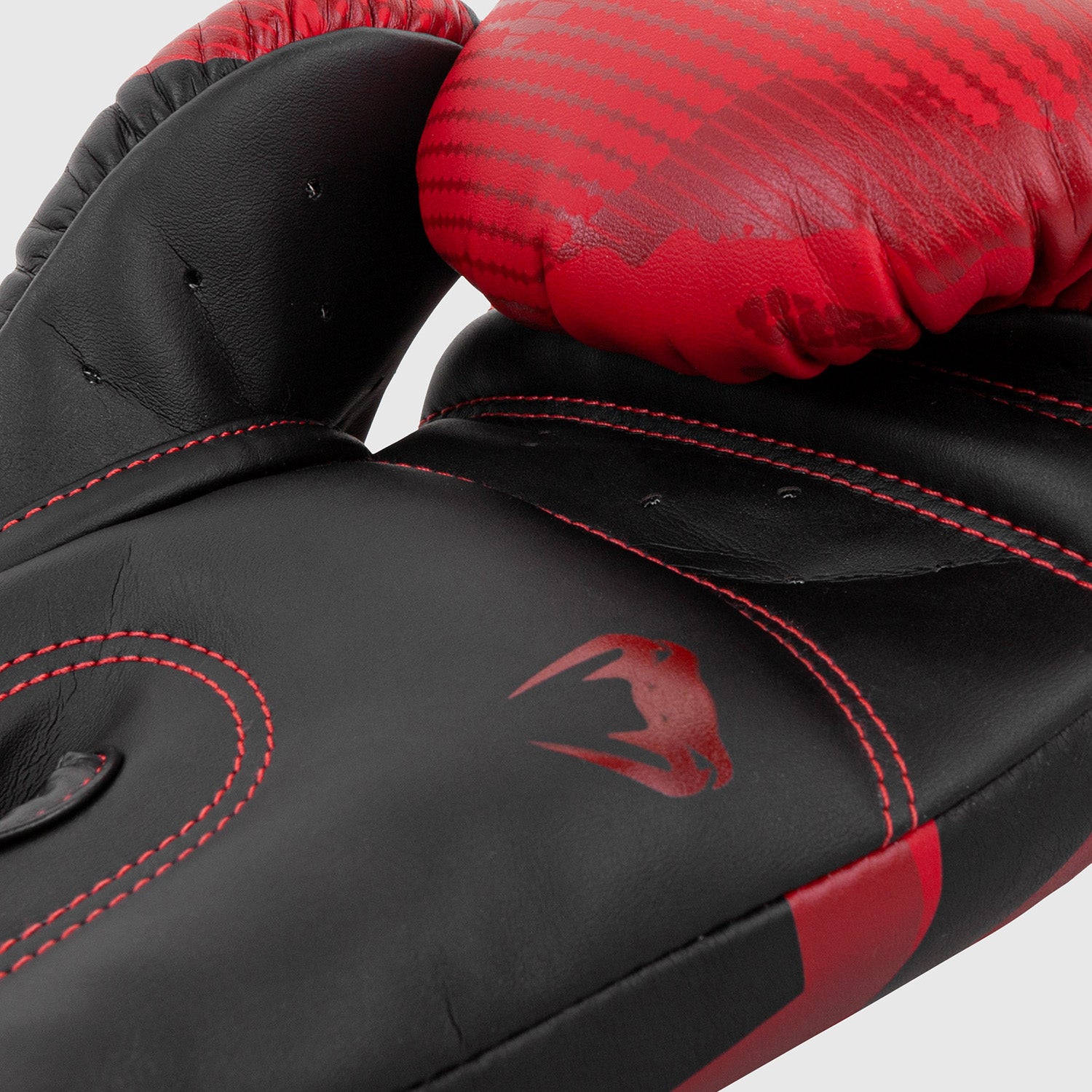 venum-elite-boxhandschuhe-rot-tarnung image 7