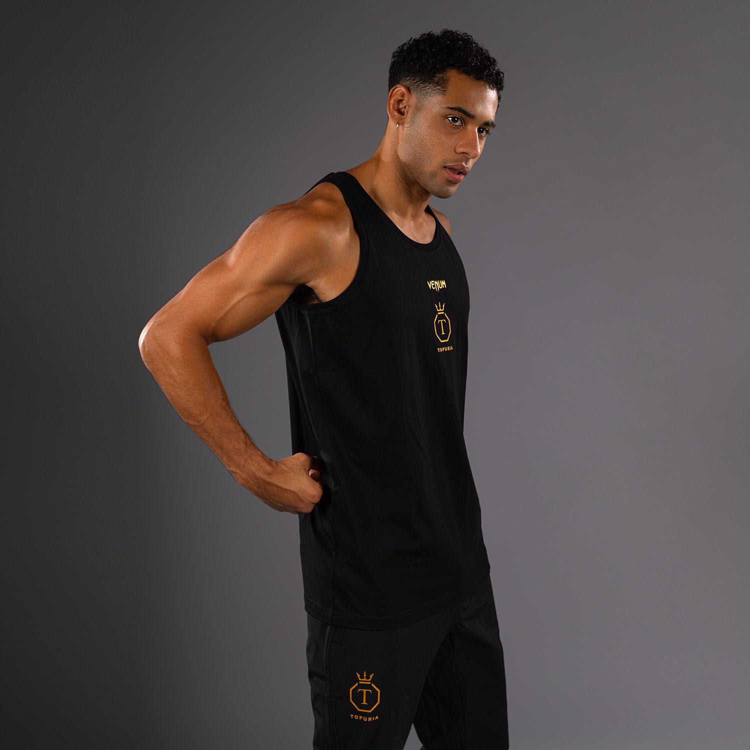venum-x-topuria-unmatched-edition-tank-top-herren-schwarz-gold image 3