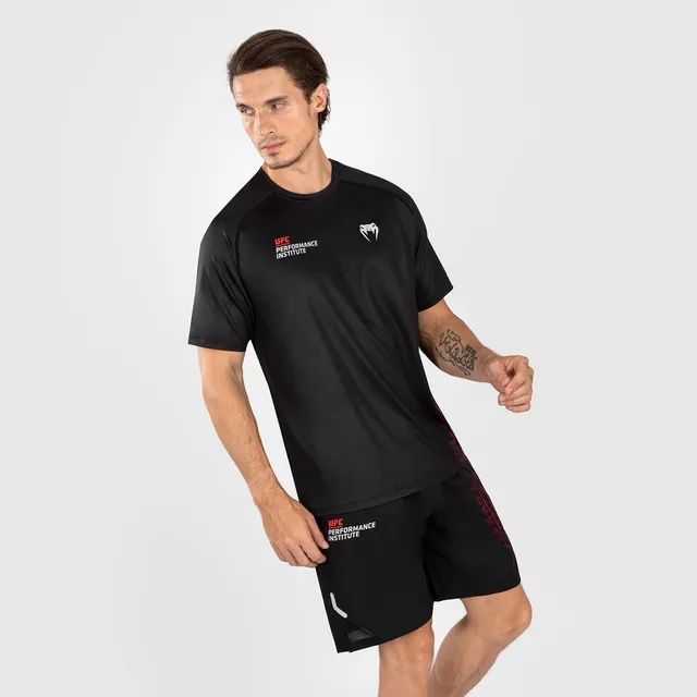 venum-ufc-performance-institute-2-0-herren-dry-tech-shirt-schwarz-rot image 1
