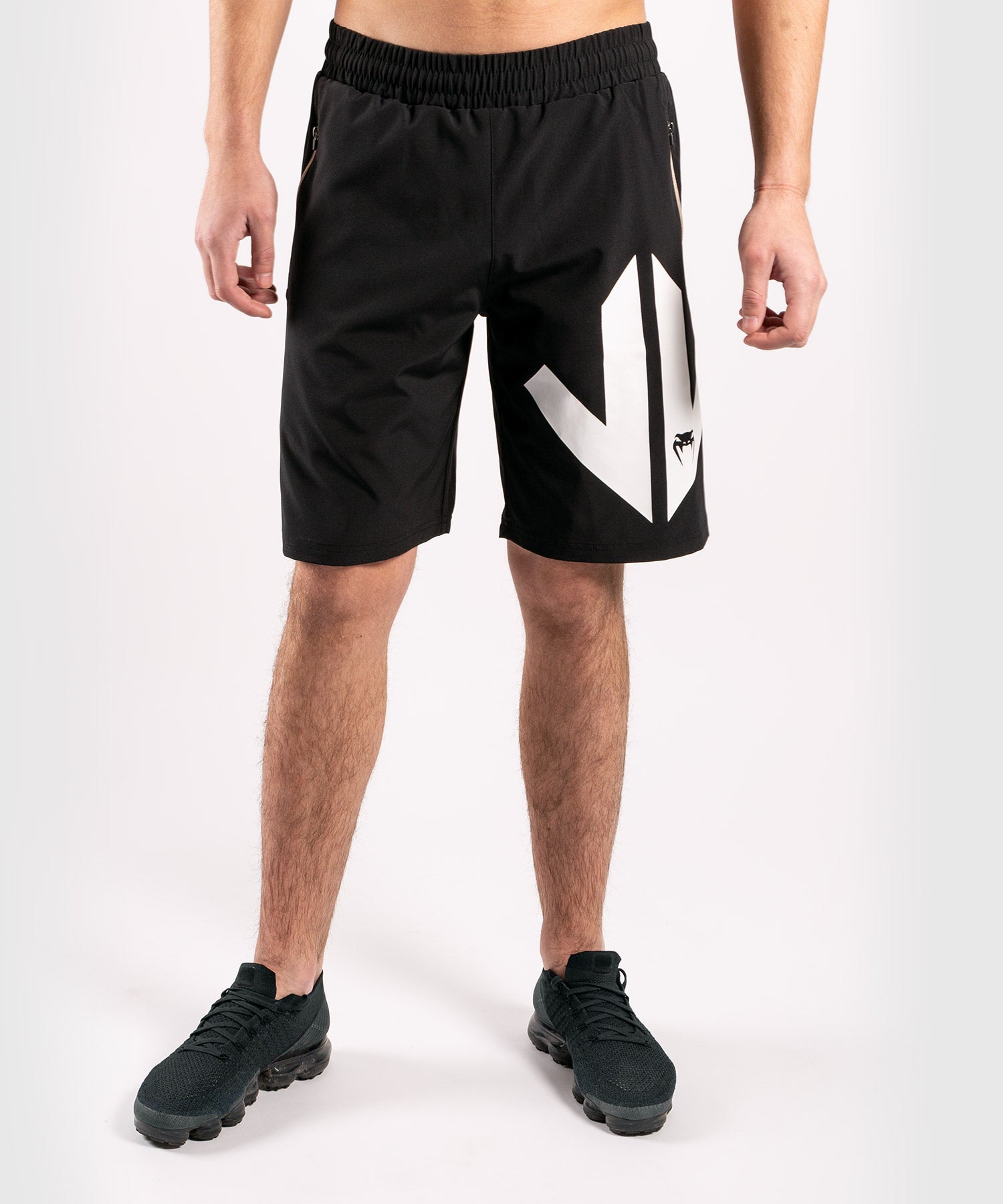 venum-arrow-loma-trainingsshorts-herren-schwarz-wei image 1
